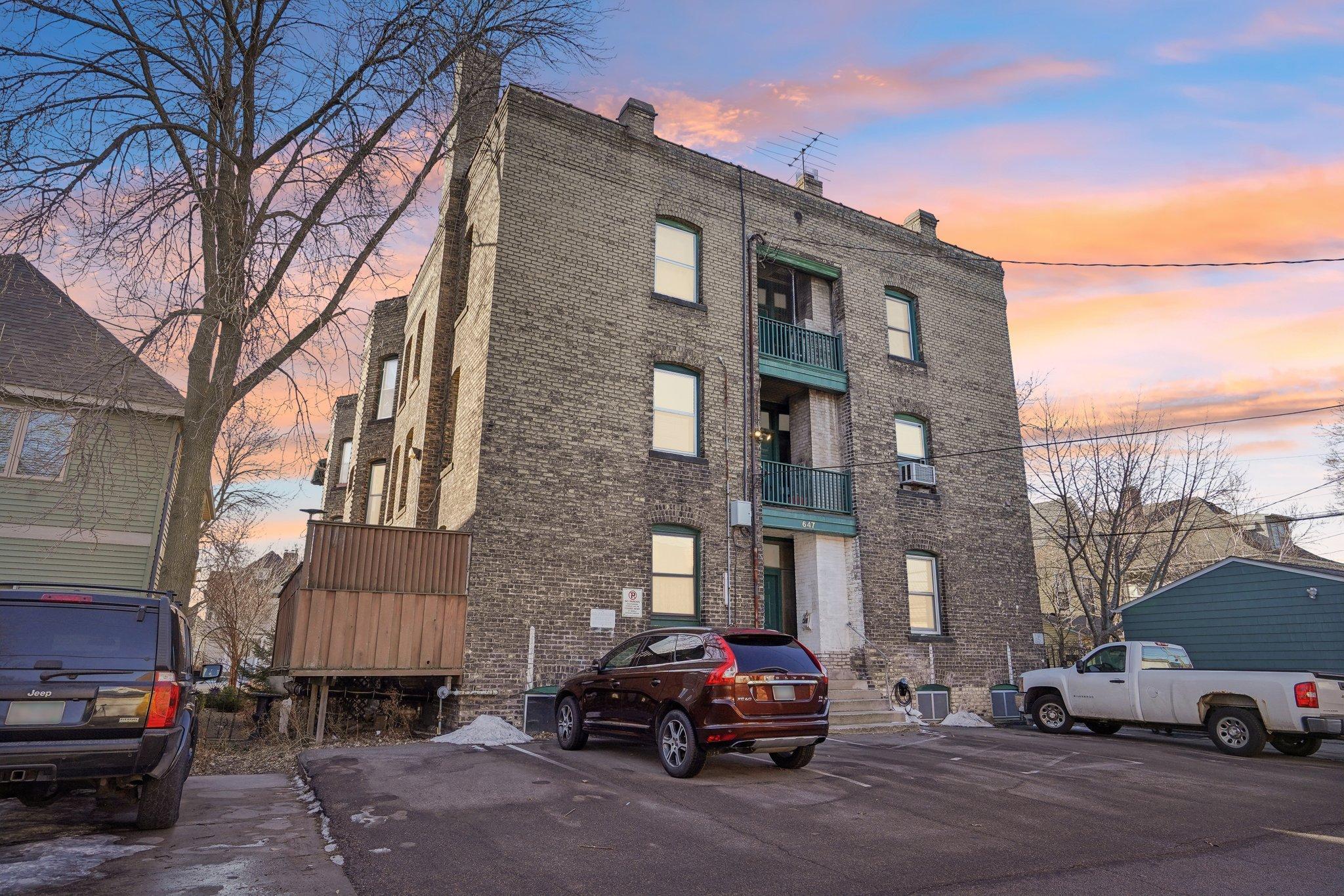 647 Lincoln Avenue Unit: 4