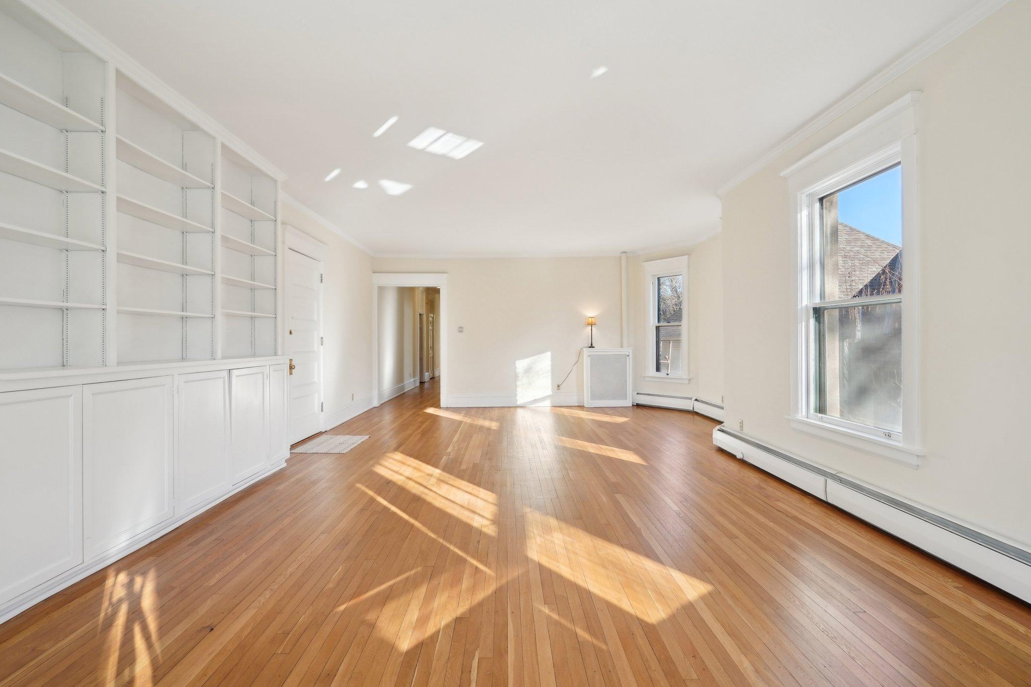 647 Lincoln Avenue Unit: 4