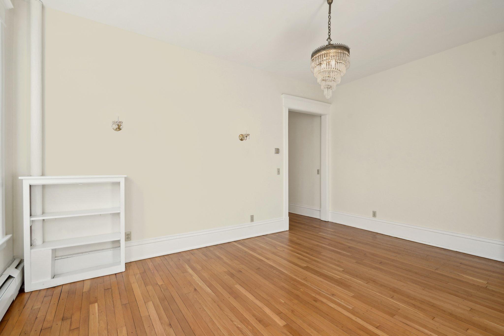 647 Lincoln Avenue Unit: 4