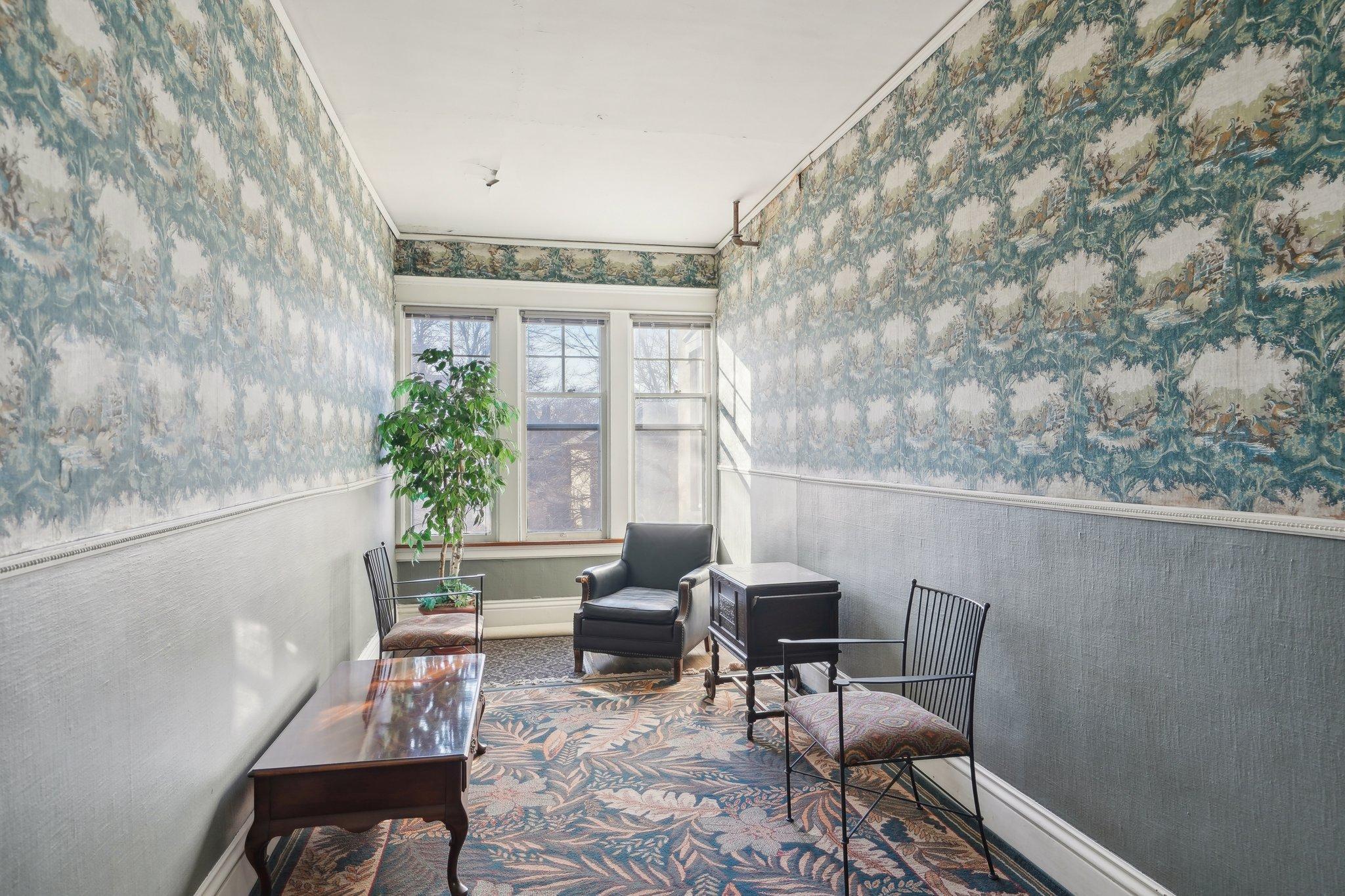647 Lincoln Avenue Unit: 4