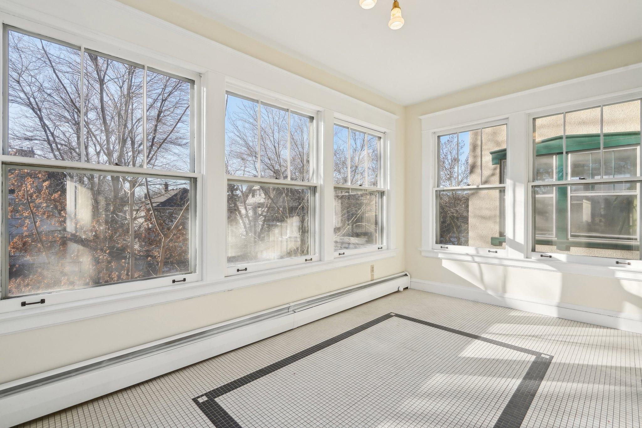 647 Lincoln Avenue Unit: 4