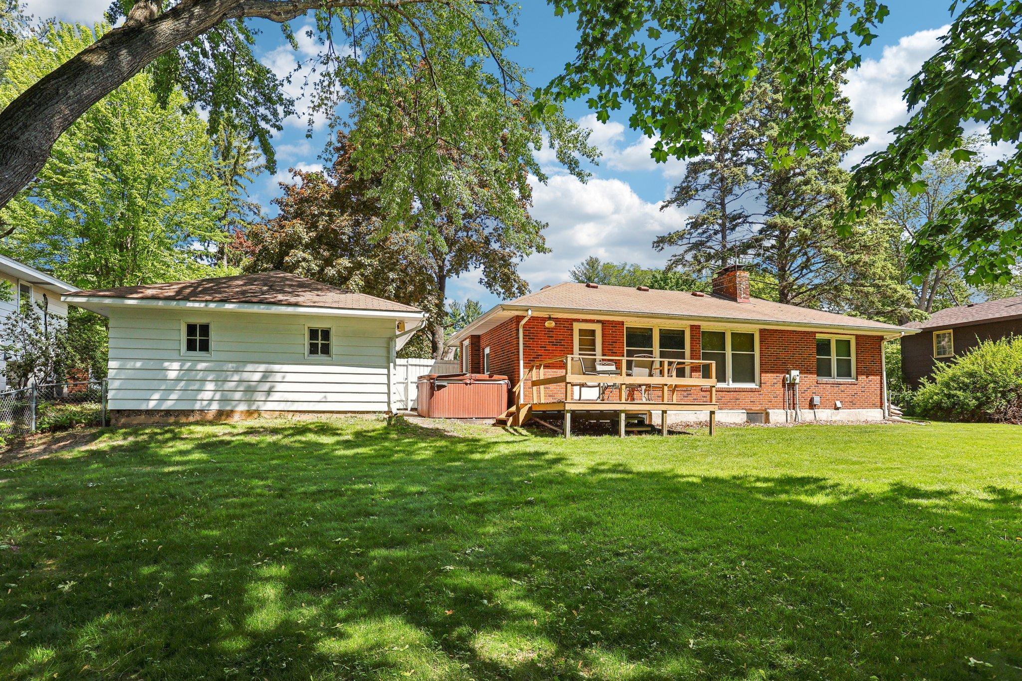 2646 Brookview Drive E