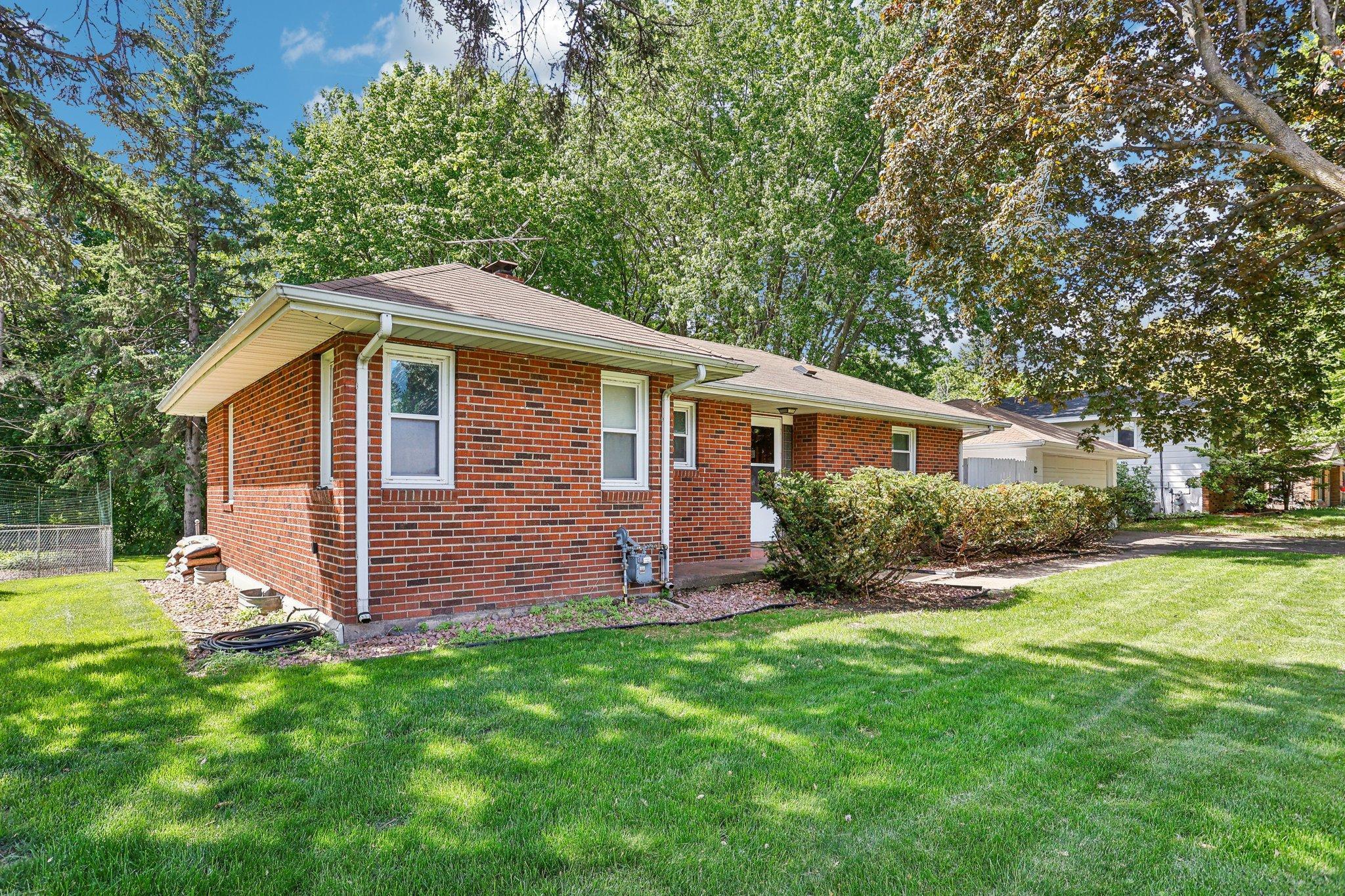 2646 Brookview Drive E
