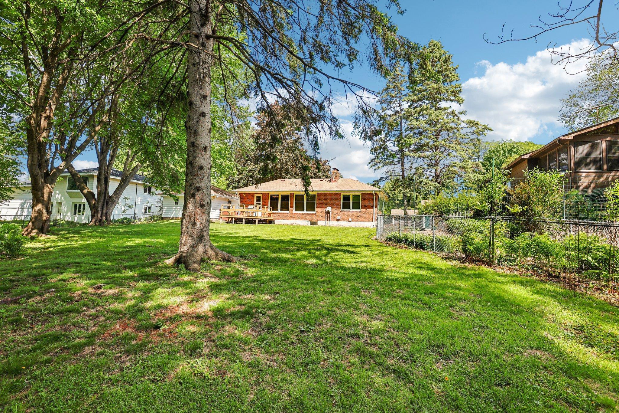 2646 Brookview Drive E