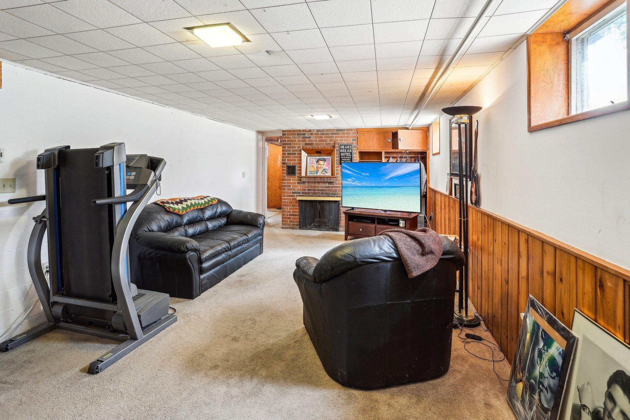 2646 Brookview Drive E
