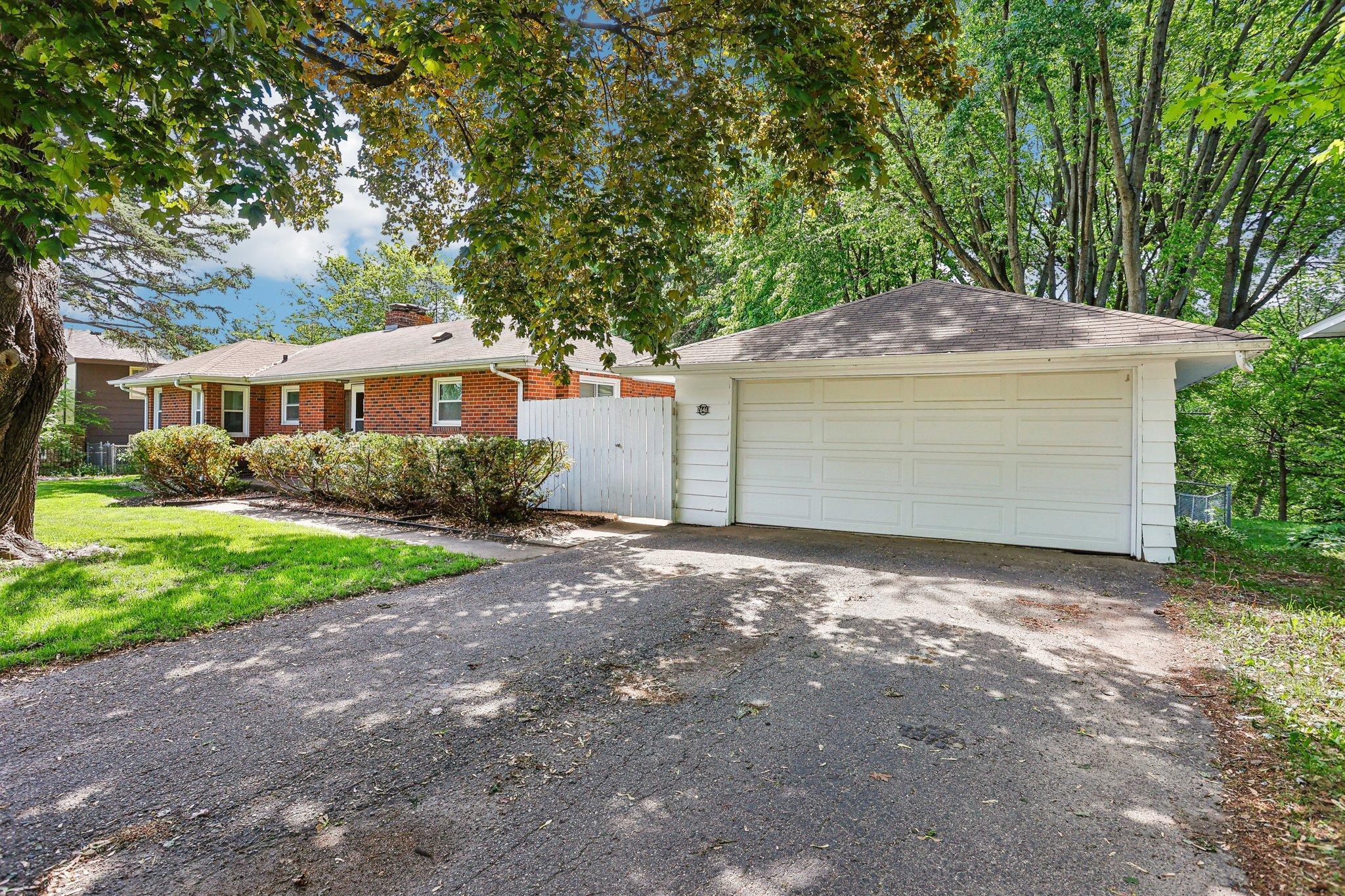 2646 Brookview Drive E