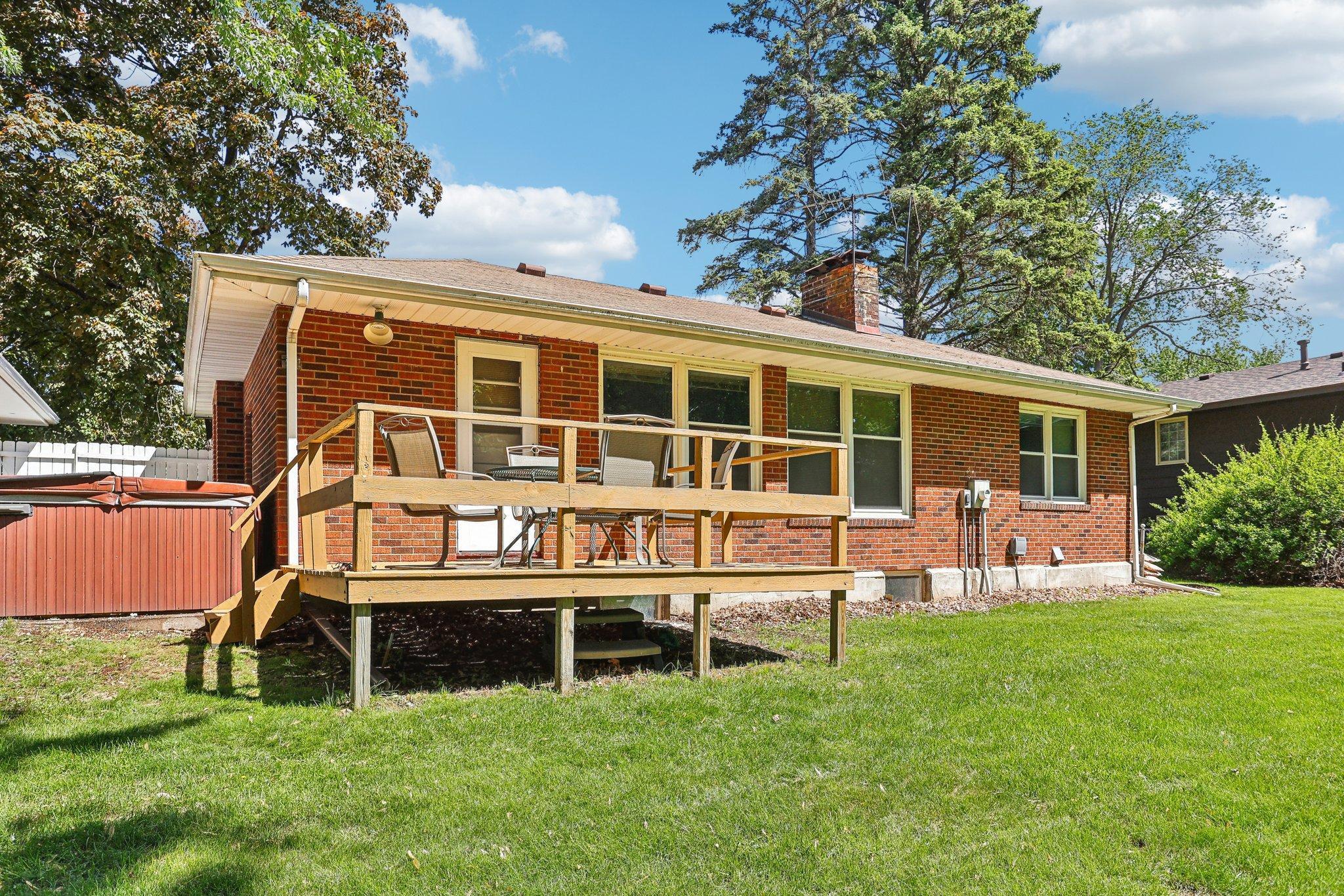 2646 Brookview Drive E