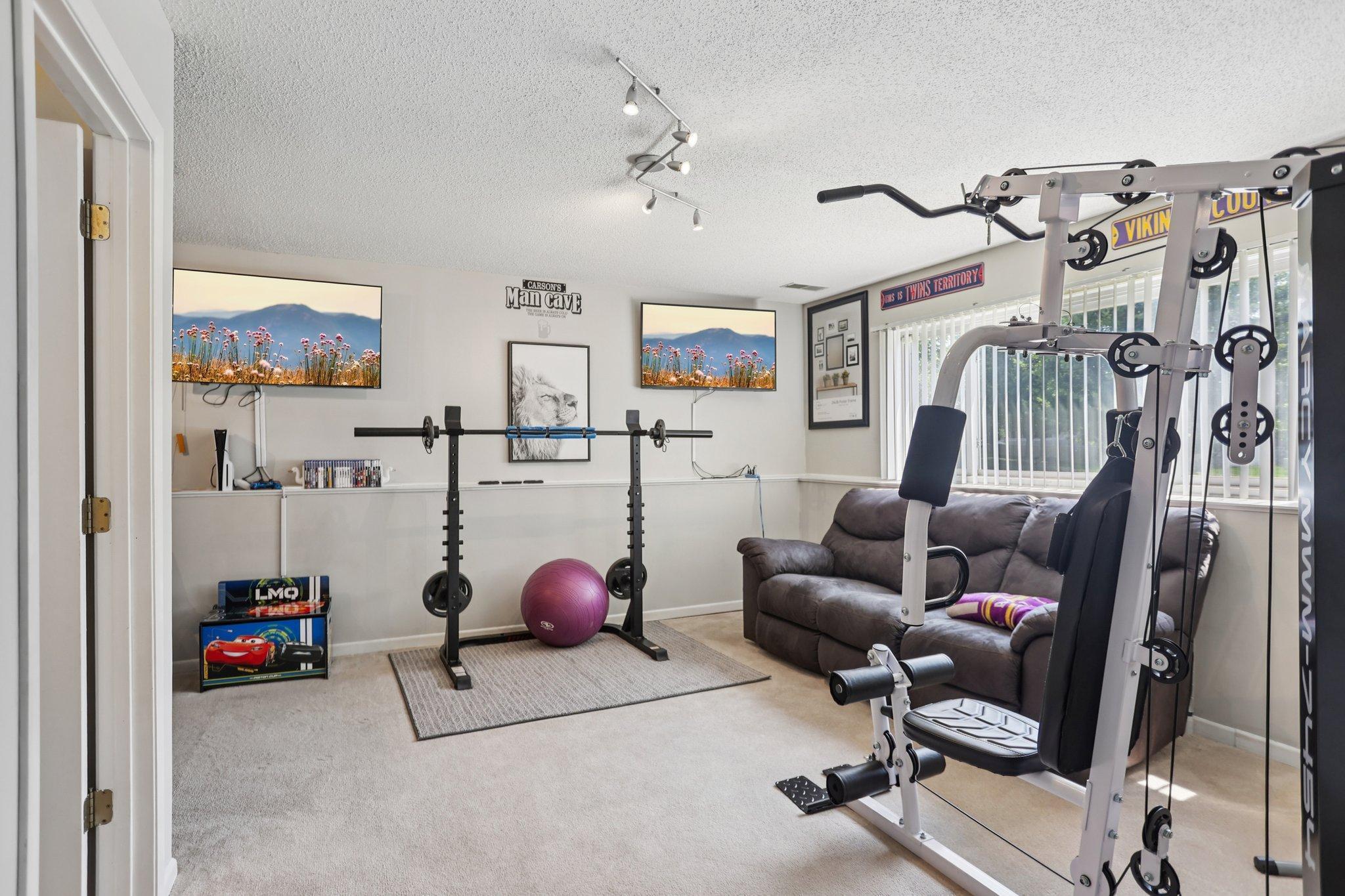 3839 Windcrest Court
