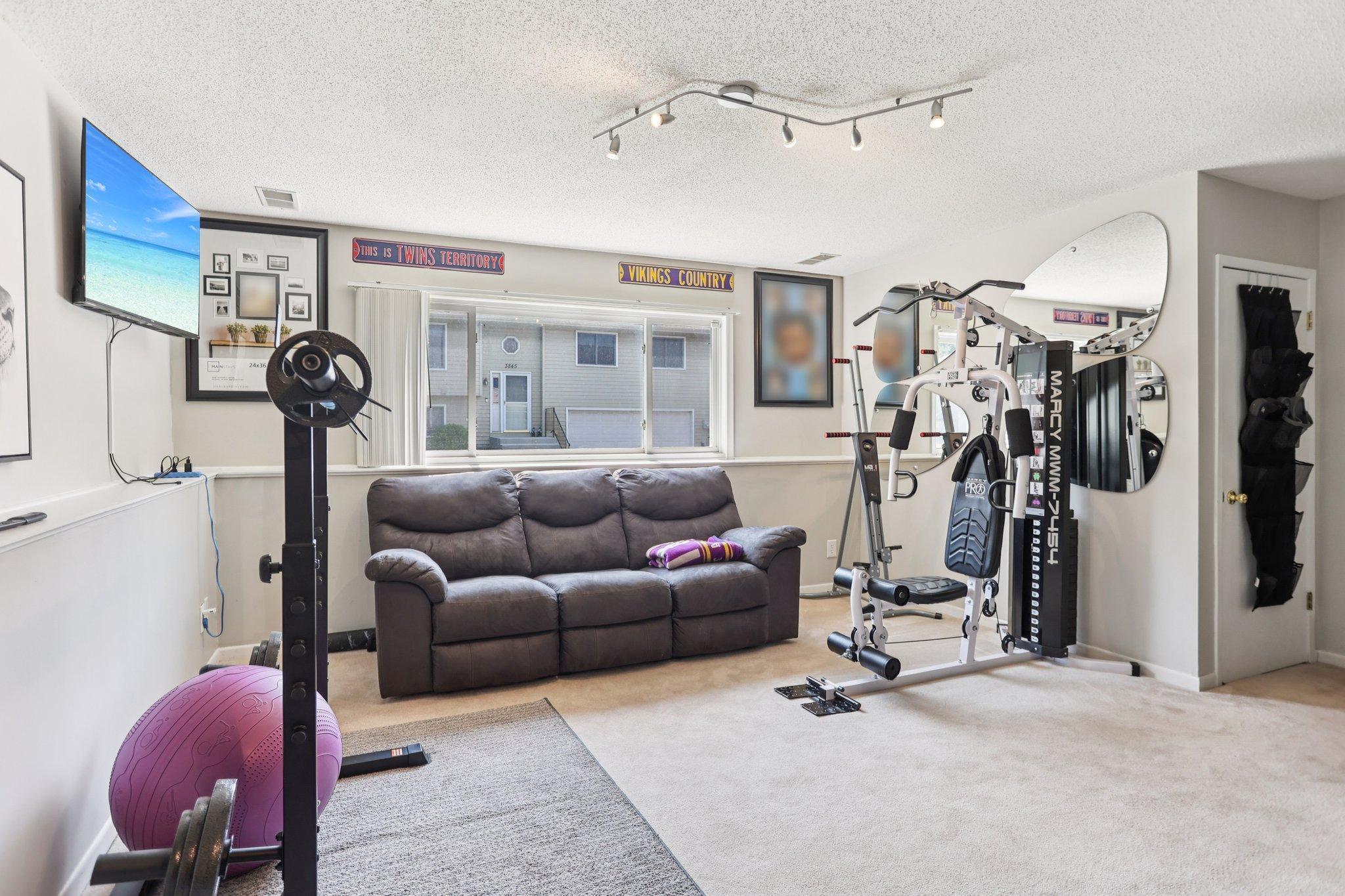 3839 Windcrest Court