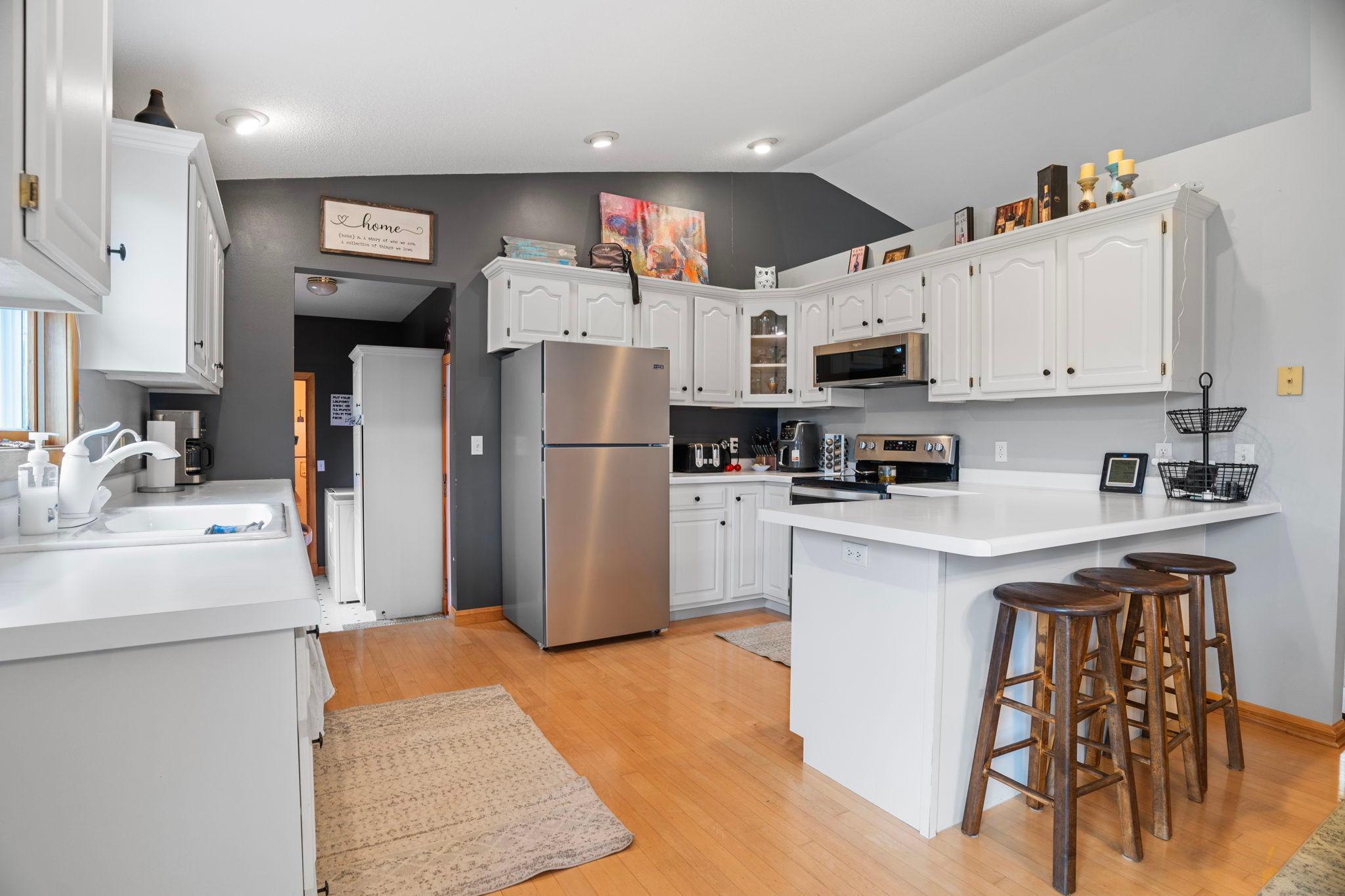 913 Valley View Road