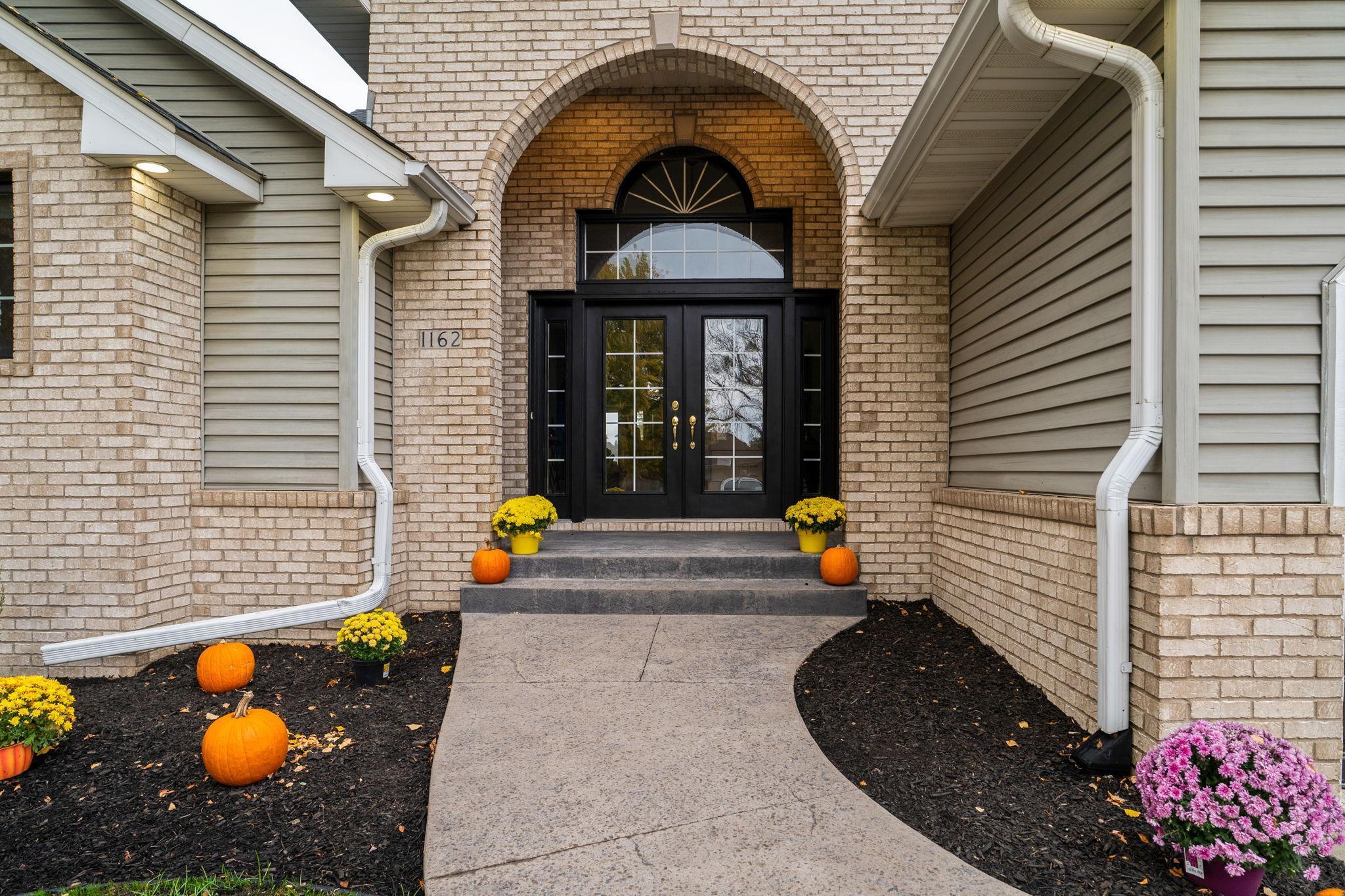 1162 Lakewood Drive S