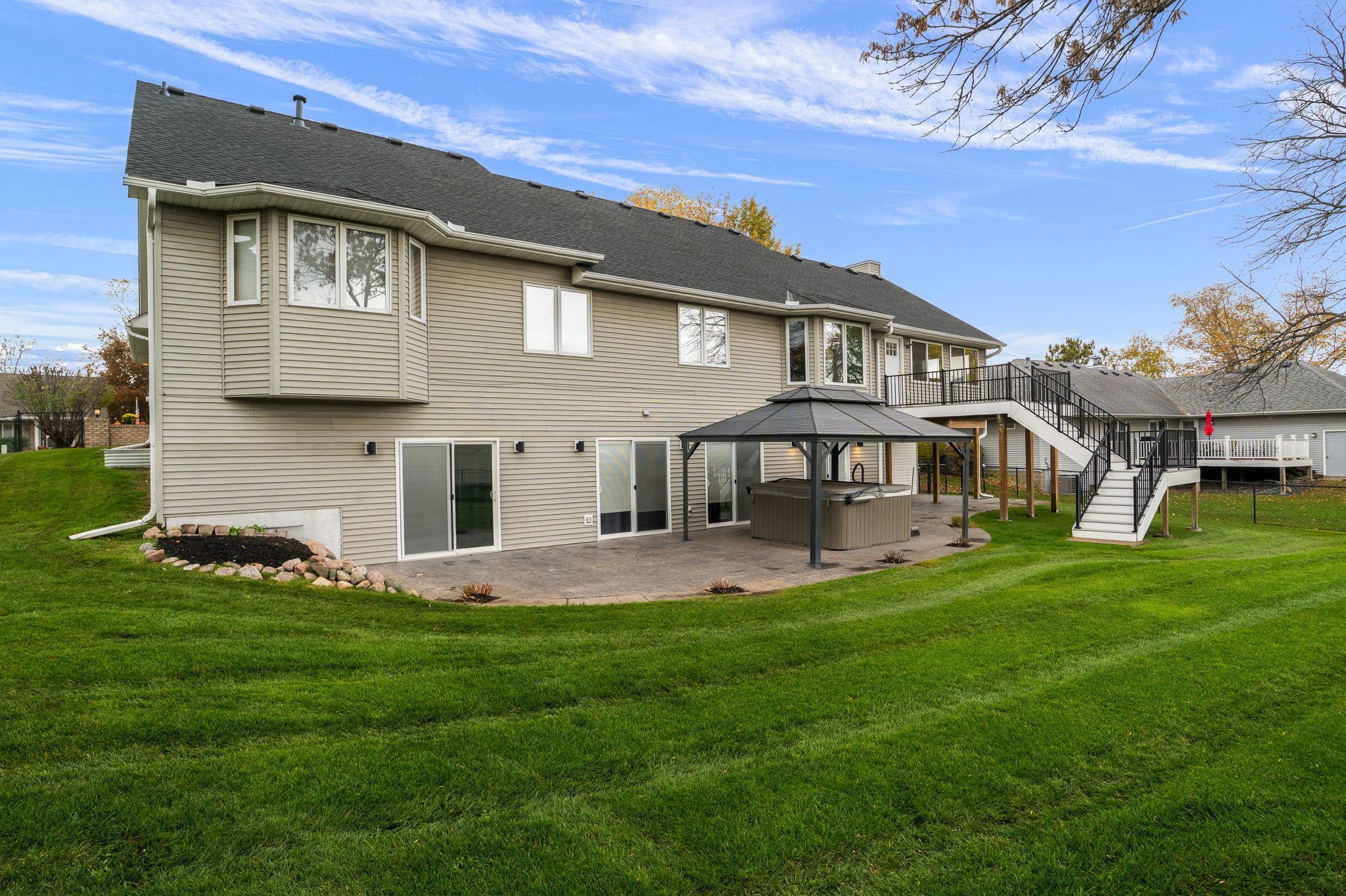 1162 Lakewood Drive S