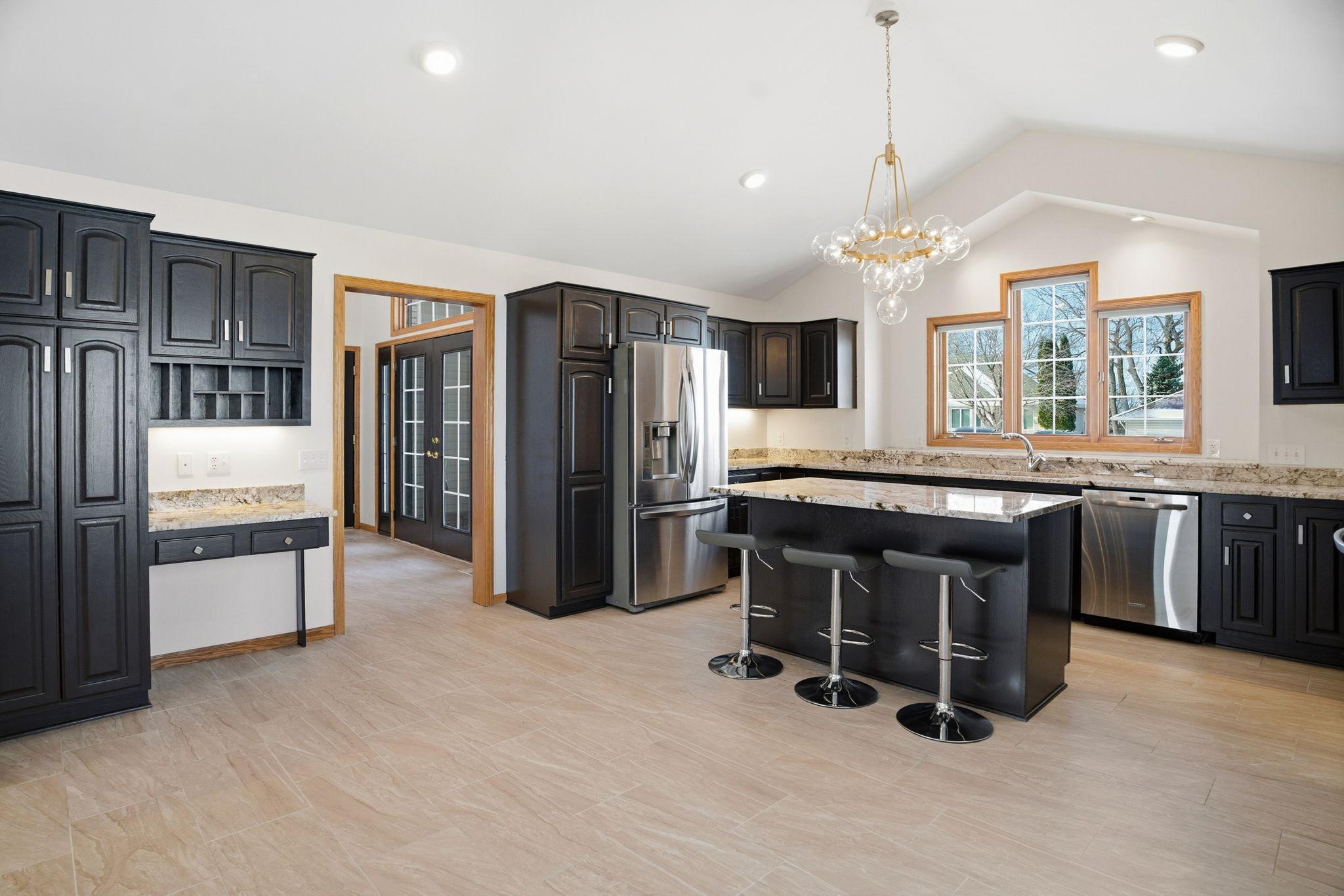 1162 Lakewood Drive S