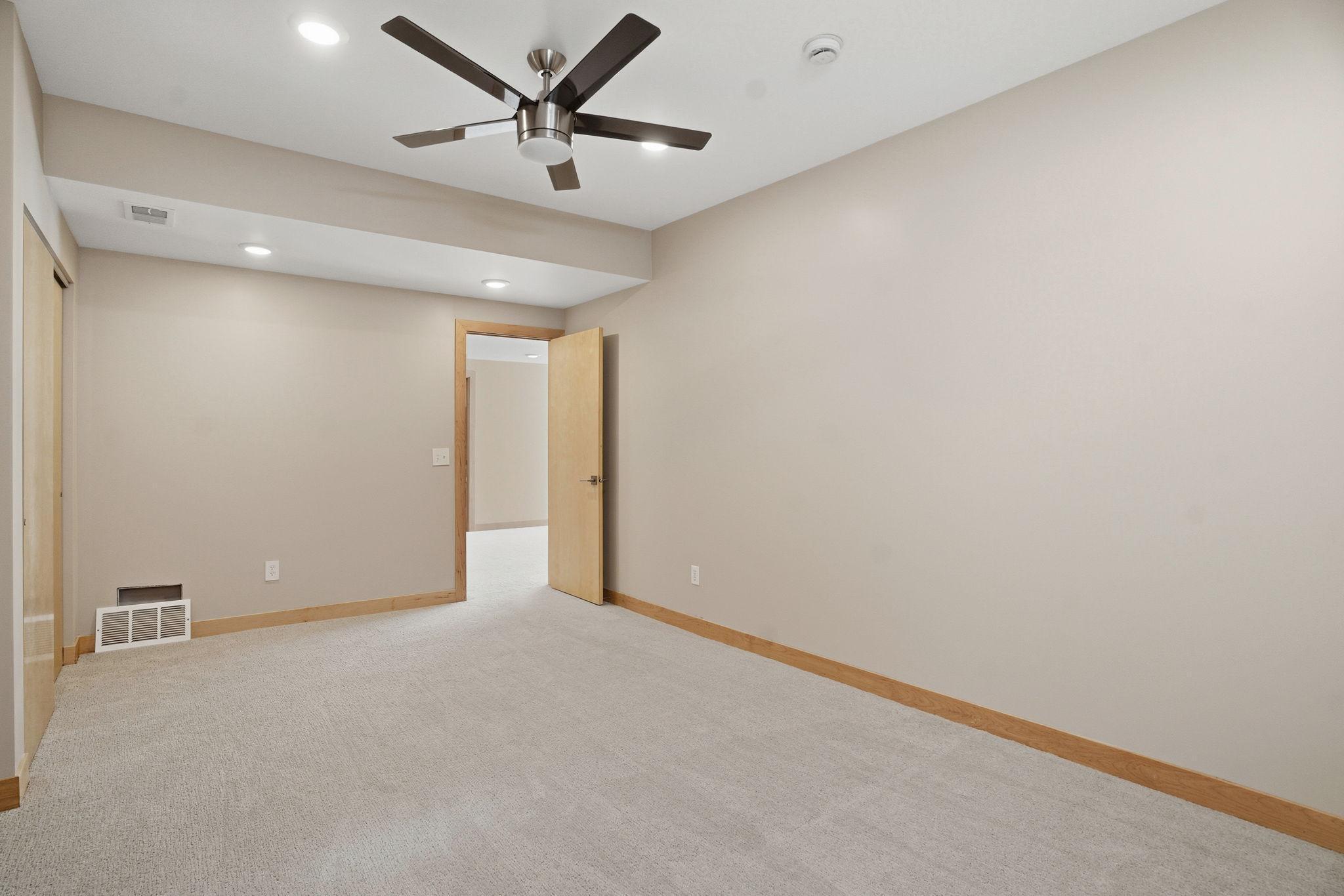 1162 Lakewood Drive S