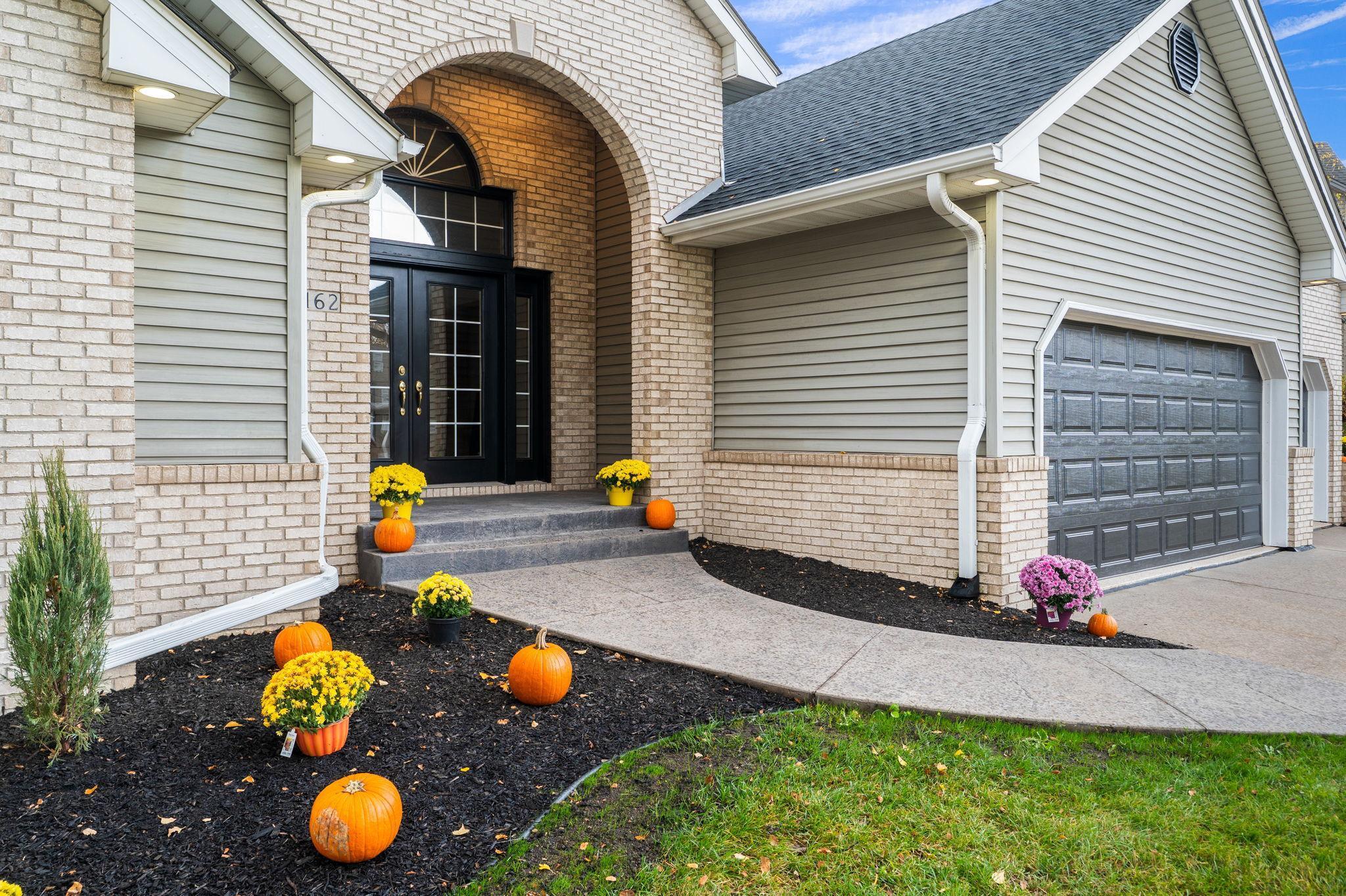 1162 Lakewood Drive S