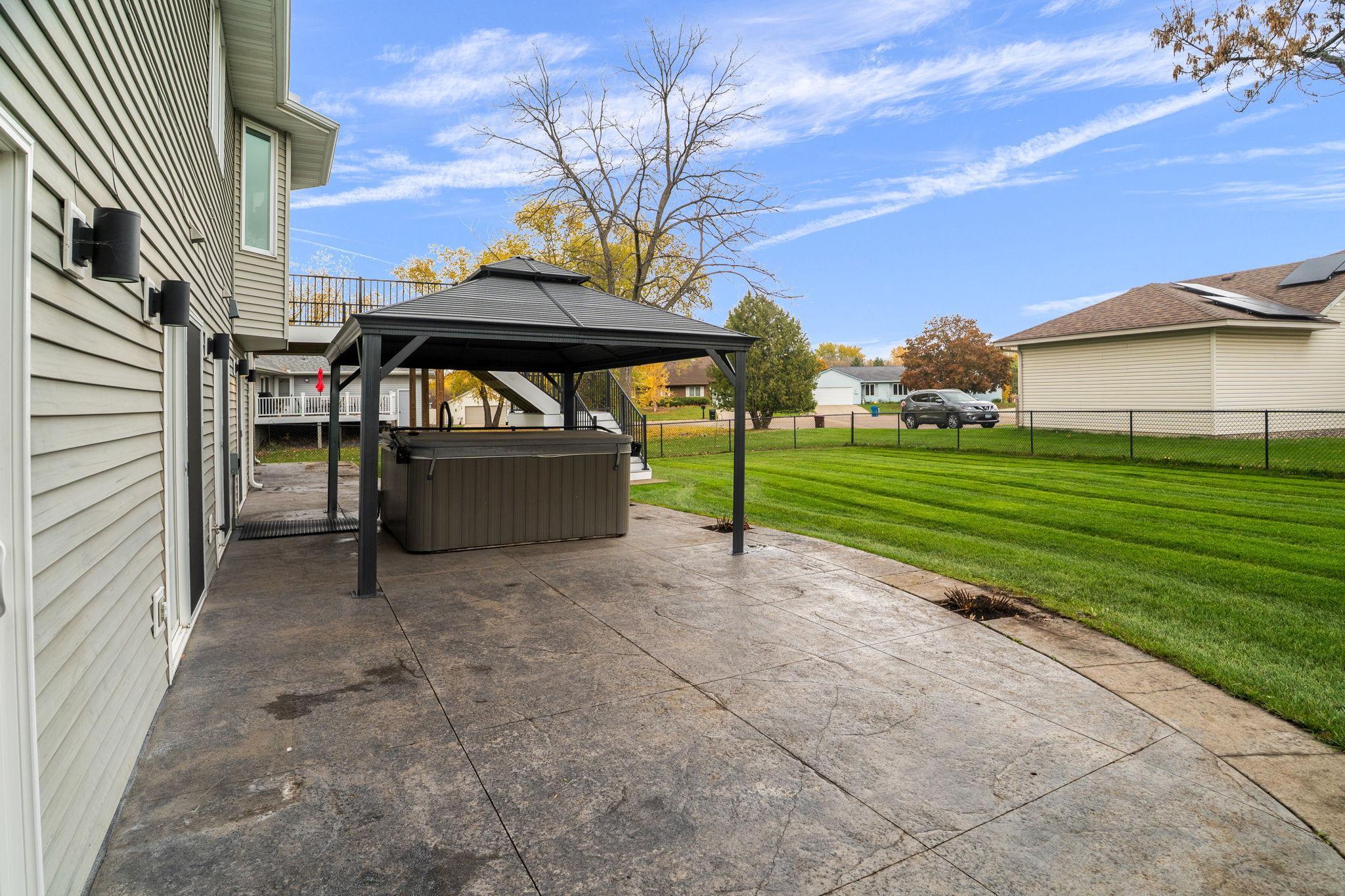 1162 Lakewood Drive S