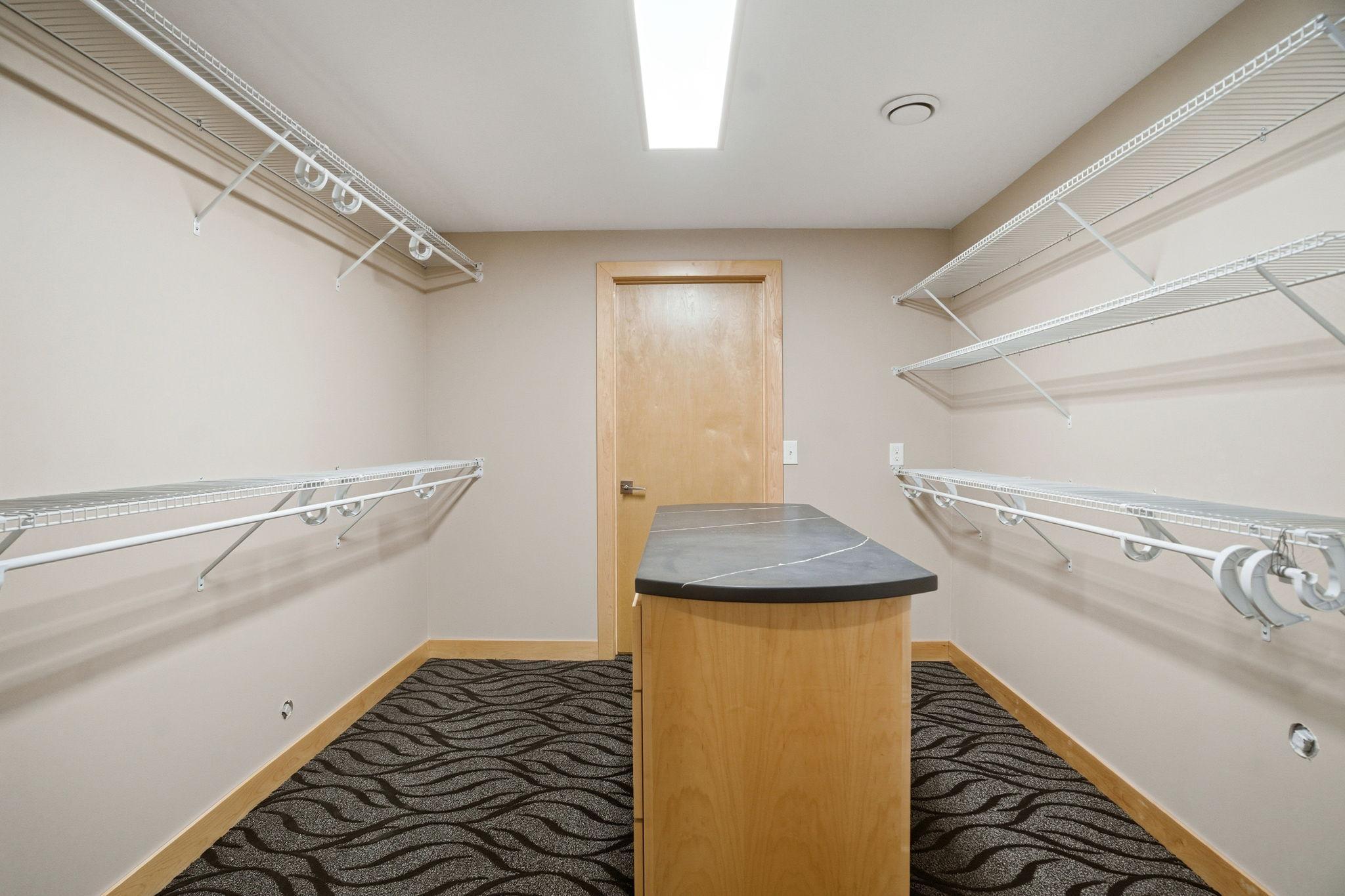 1162 Lakewood Drive S