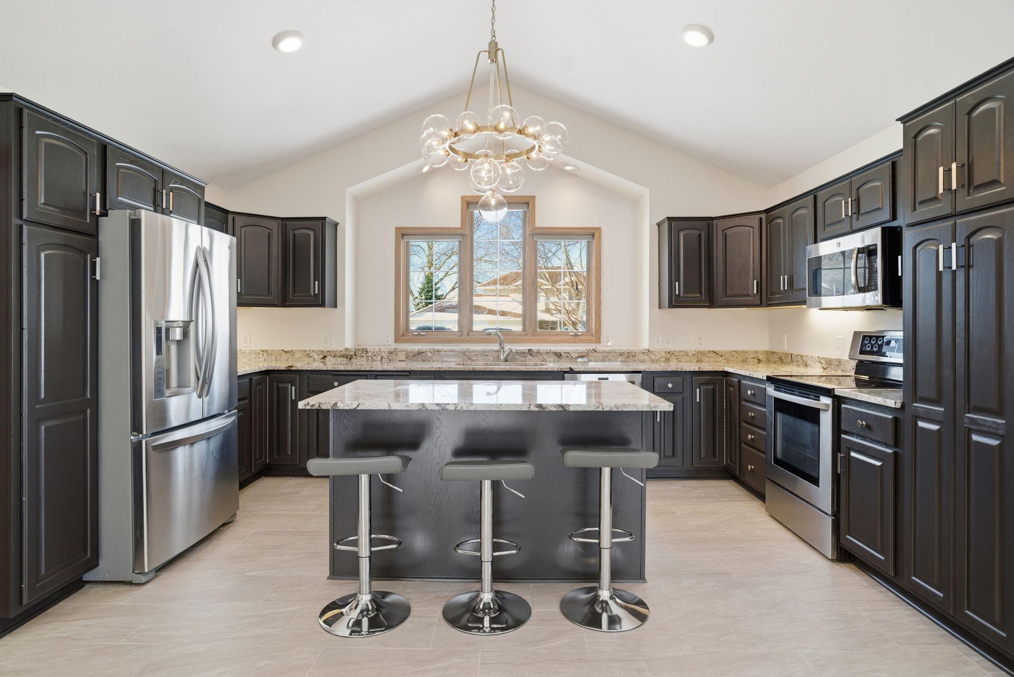 1162 Lakewood Drive S