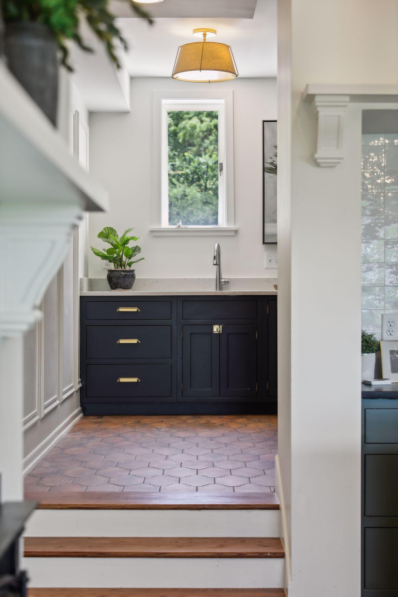 1127 Sibley Memorial Highway Unit: 4