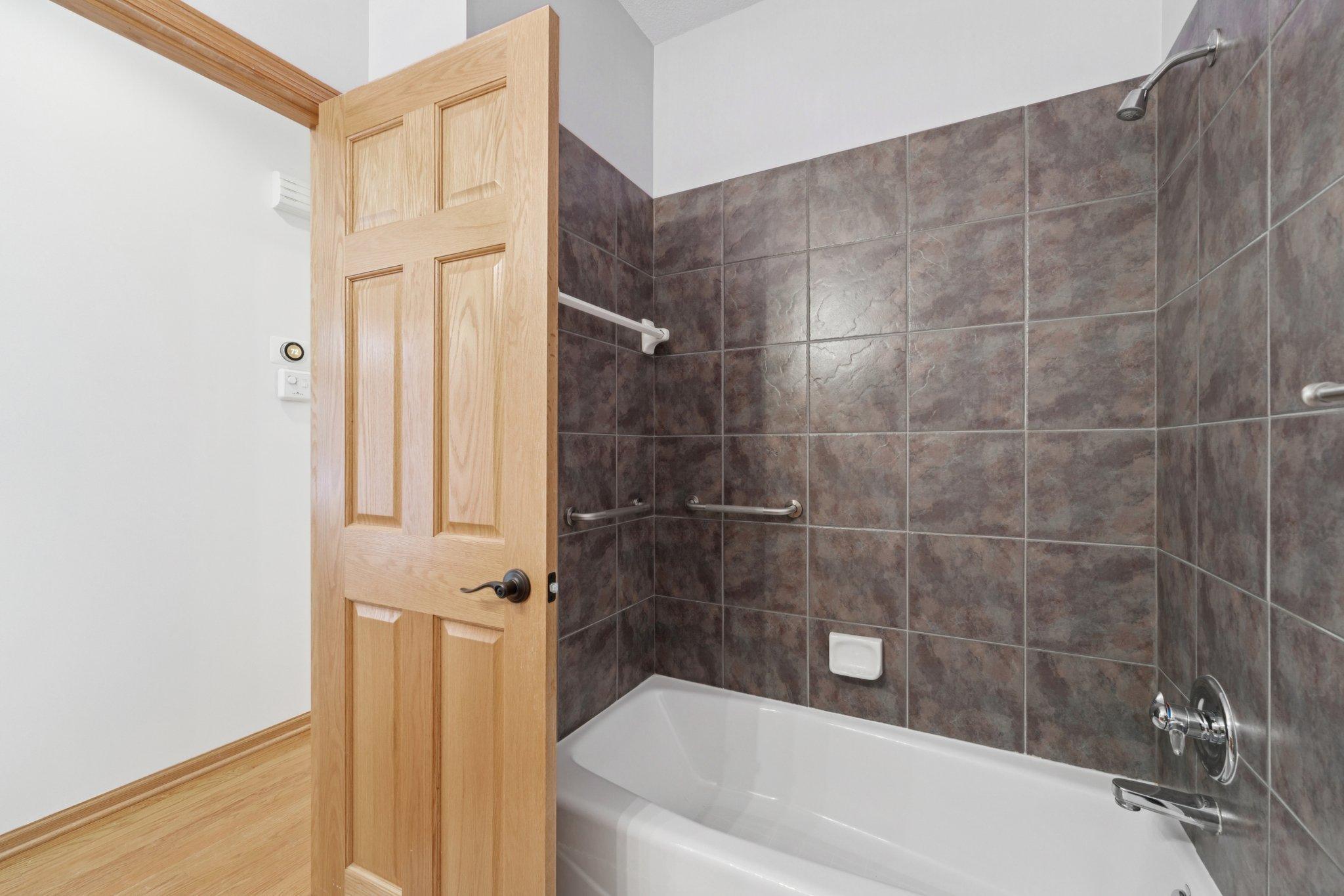 1789 Windsor Drive S