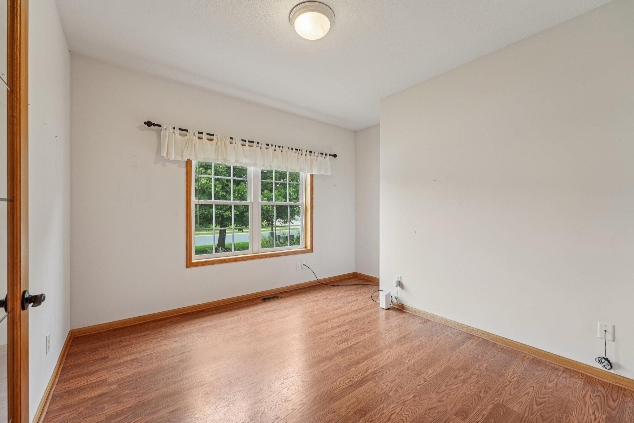 1789 Windsor Drive S