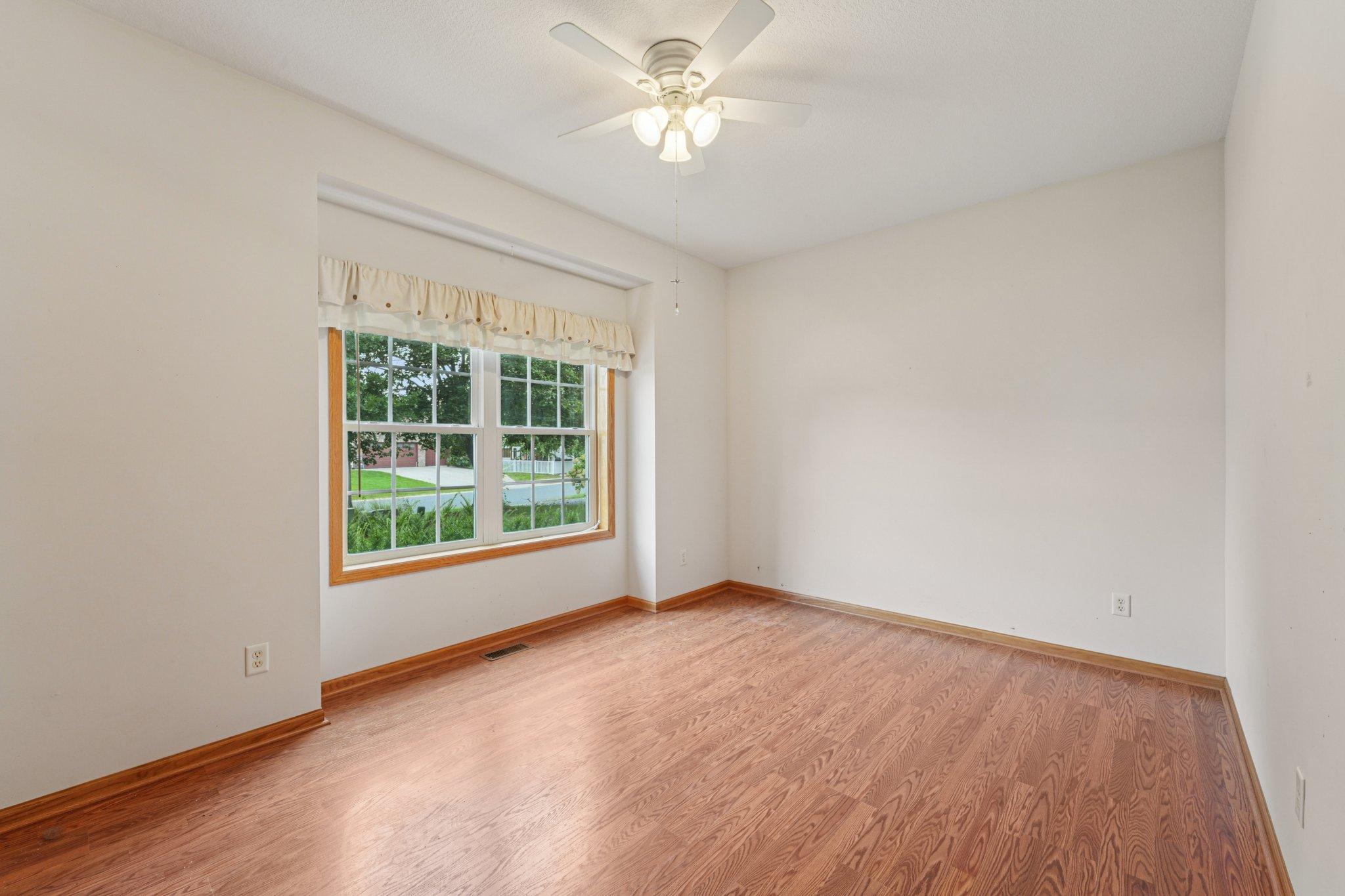 1789 Windsor Drive S