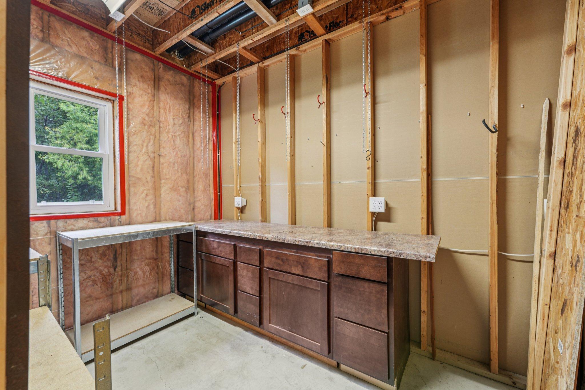 1789 Windsor Drive S