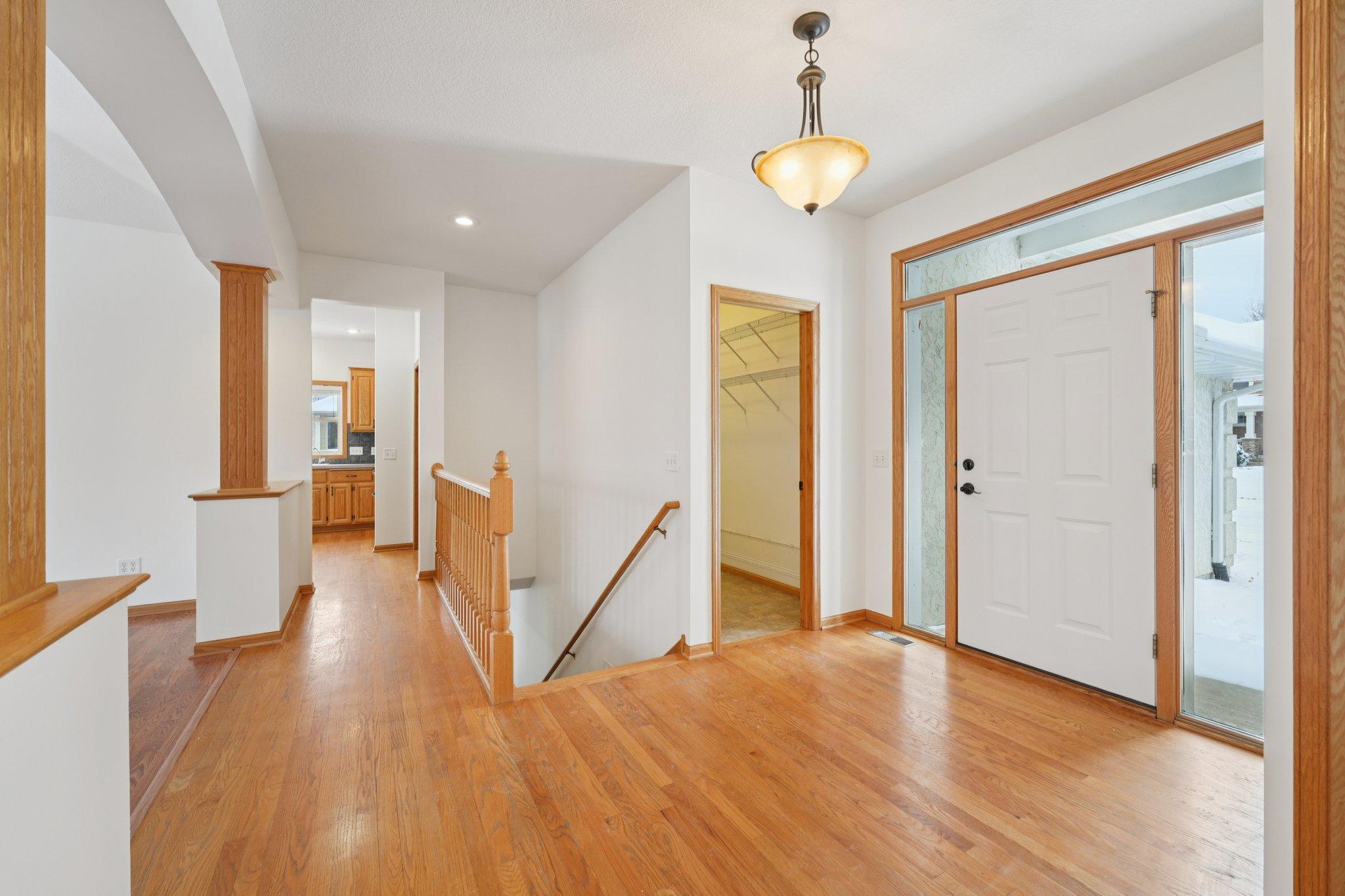 1789 Windsor Drive S