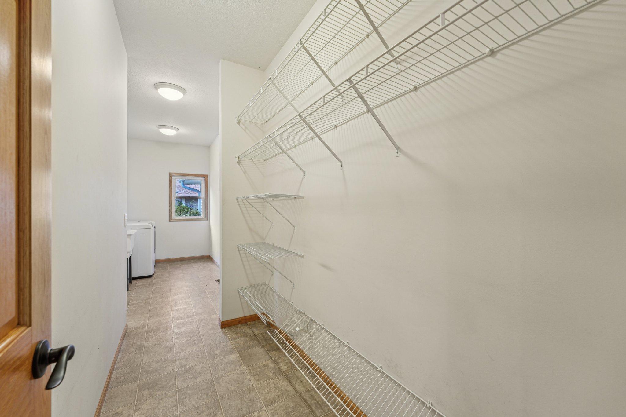 1789 Windsor Drive S