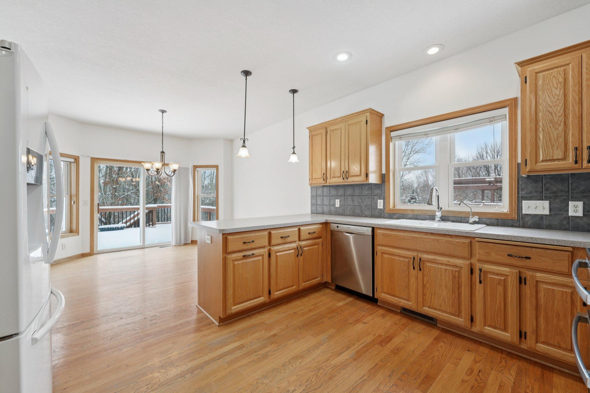 1789 Windsor Drive S