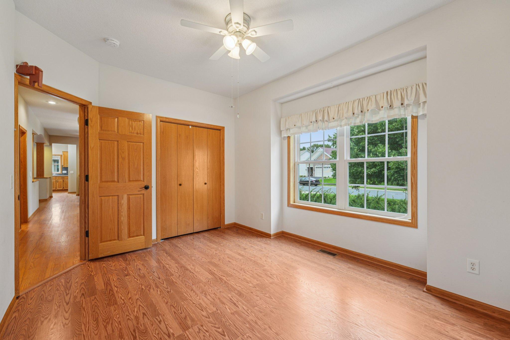 1789 Windsor Drive S