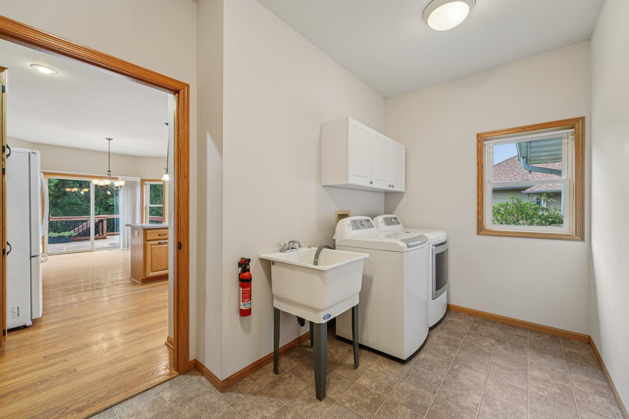 1789 Windsor Drive S