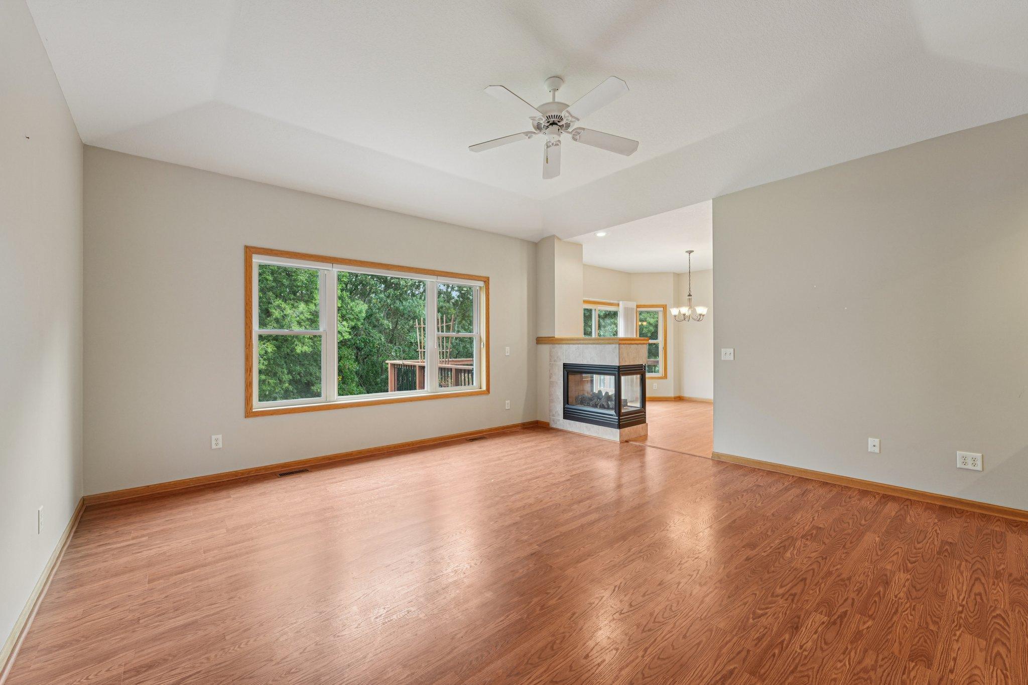 1789 Windsor Drive S