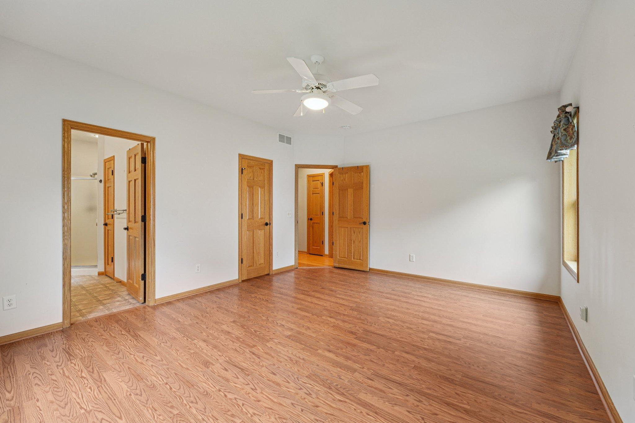 1789 Windsor Drive S