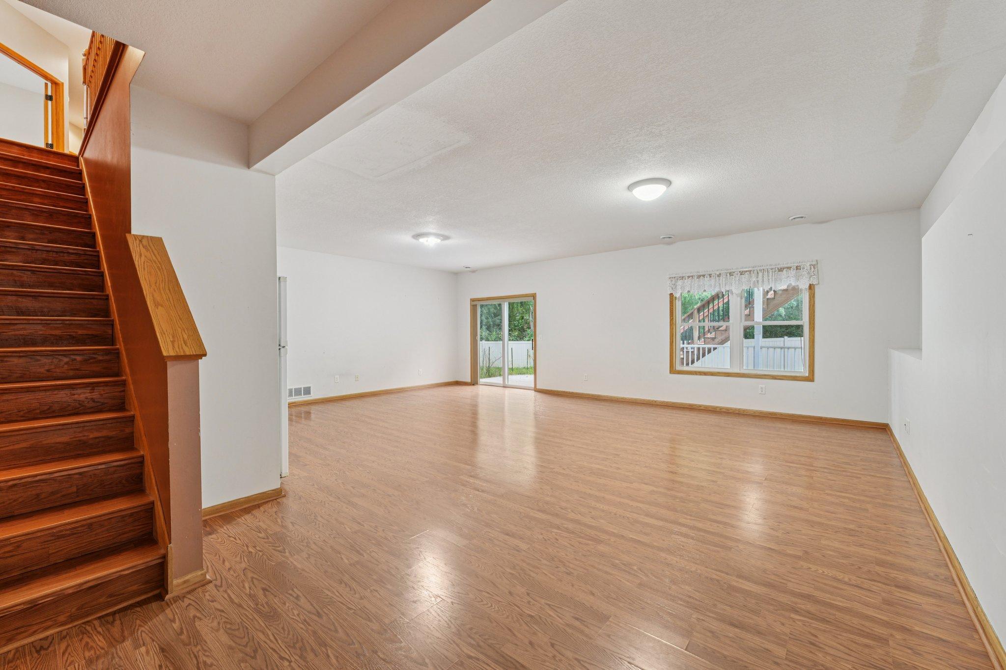 1789 Windsor Drive S