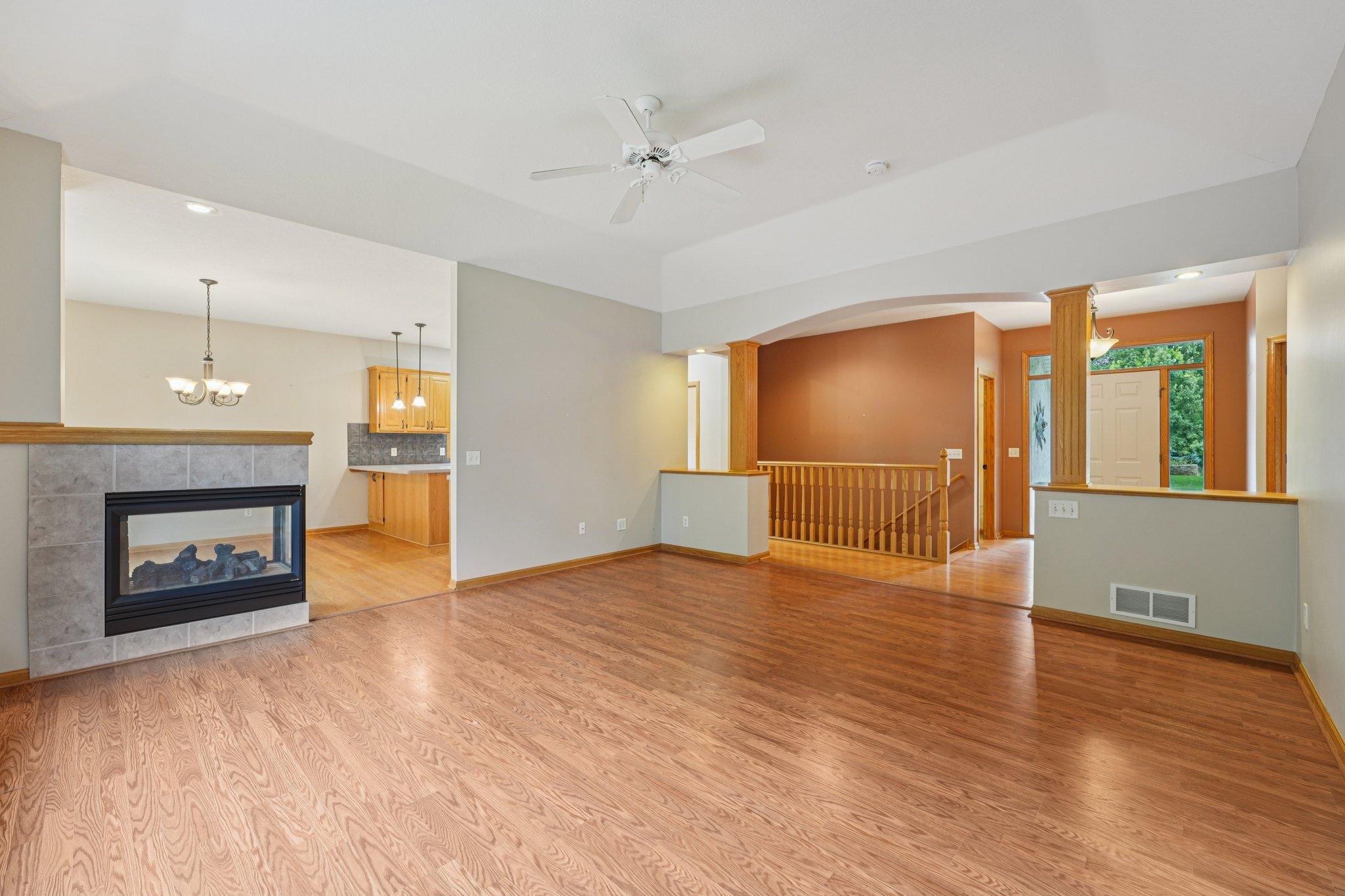 1789 Windsor Drive S