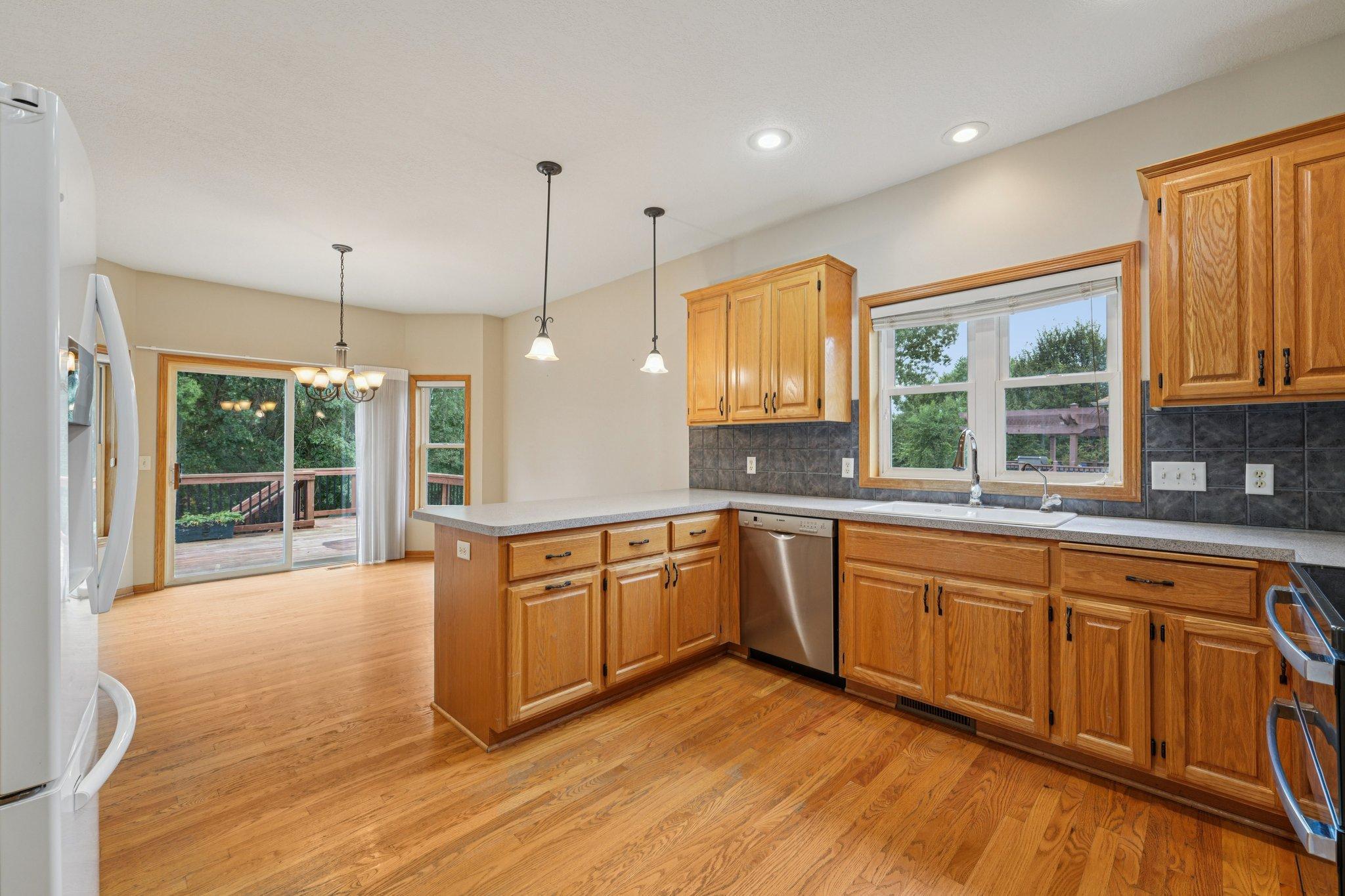 1789 Windsor Drive S