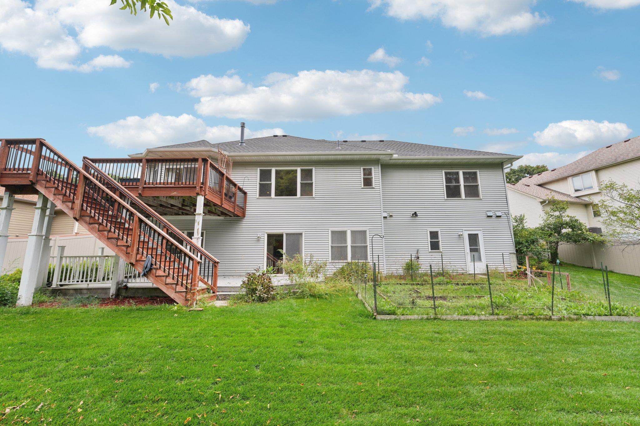 1789 Windsor Drive S