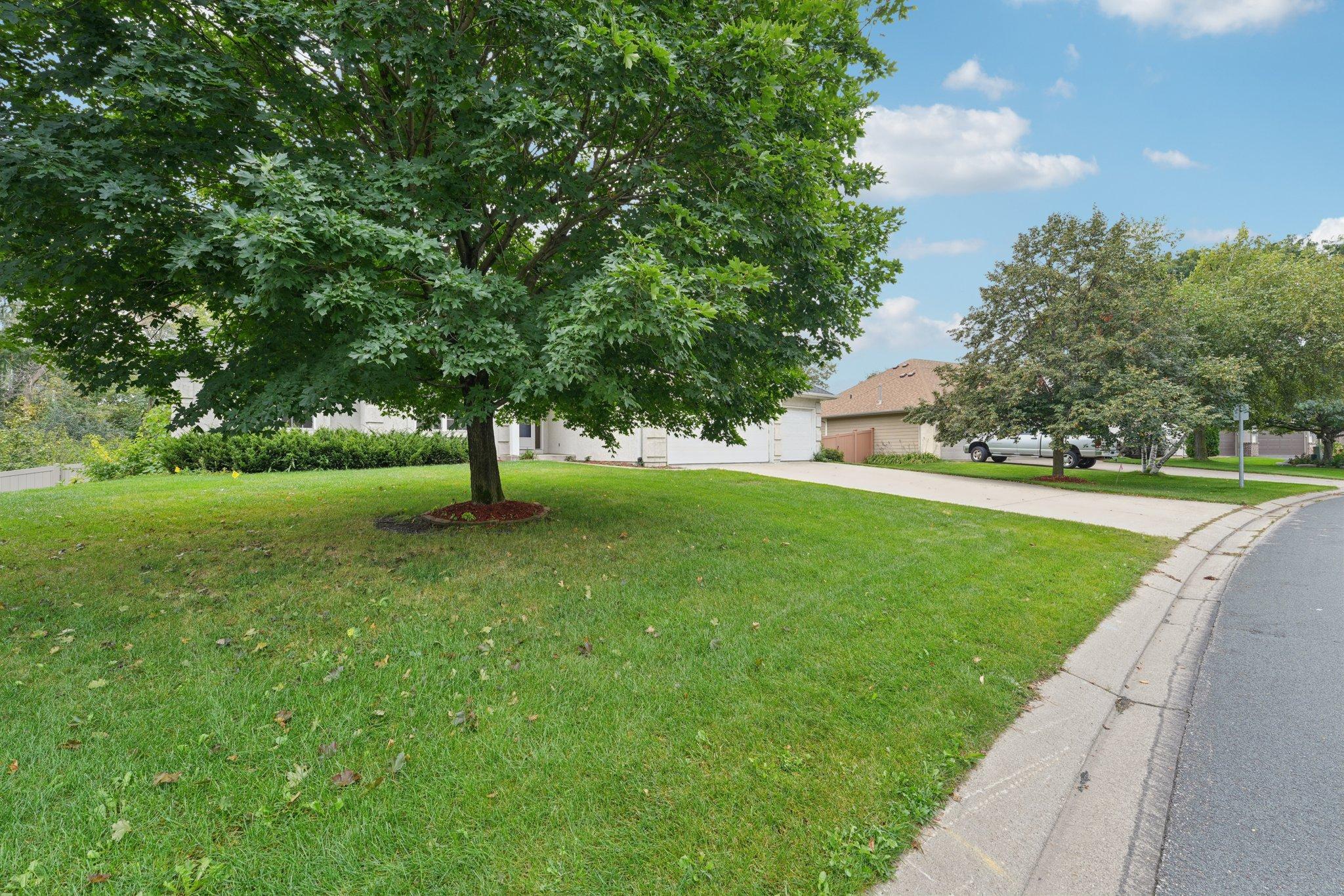 1789 Windsor Drive S