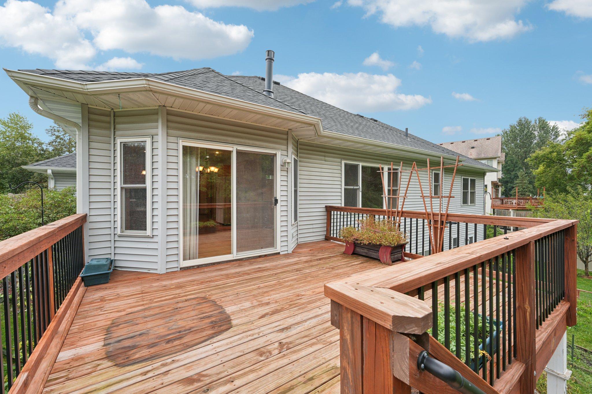 1789 Windsor Drive S