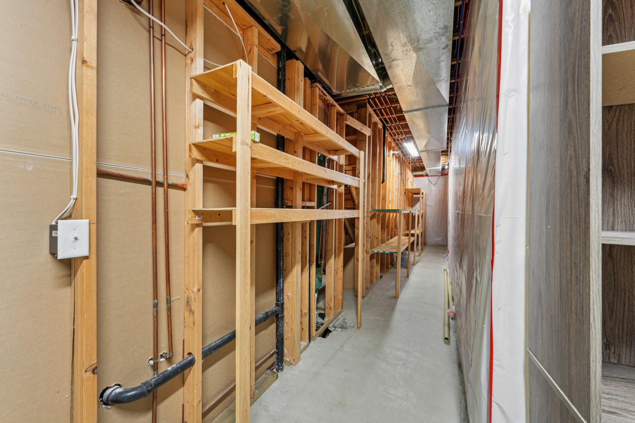 1789 Windsor Drive S