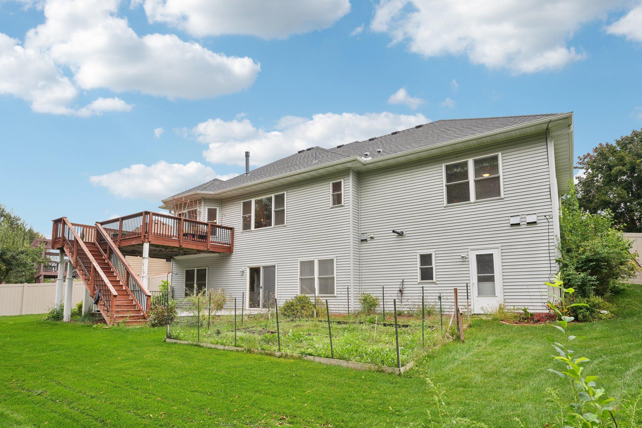 1789 Windsor Drive S