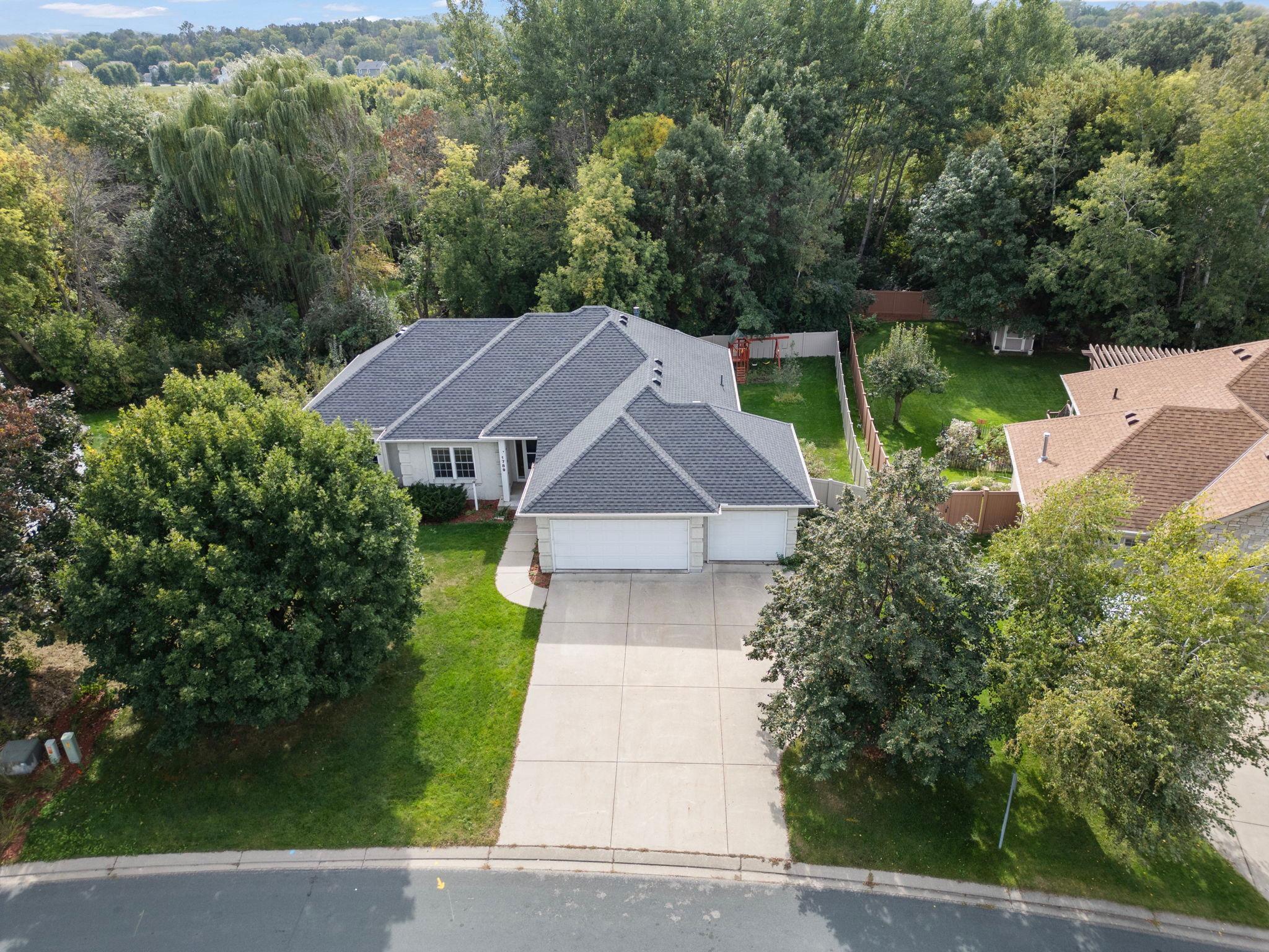 1789 Windsor Drive S