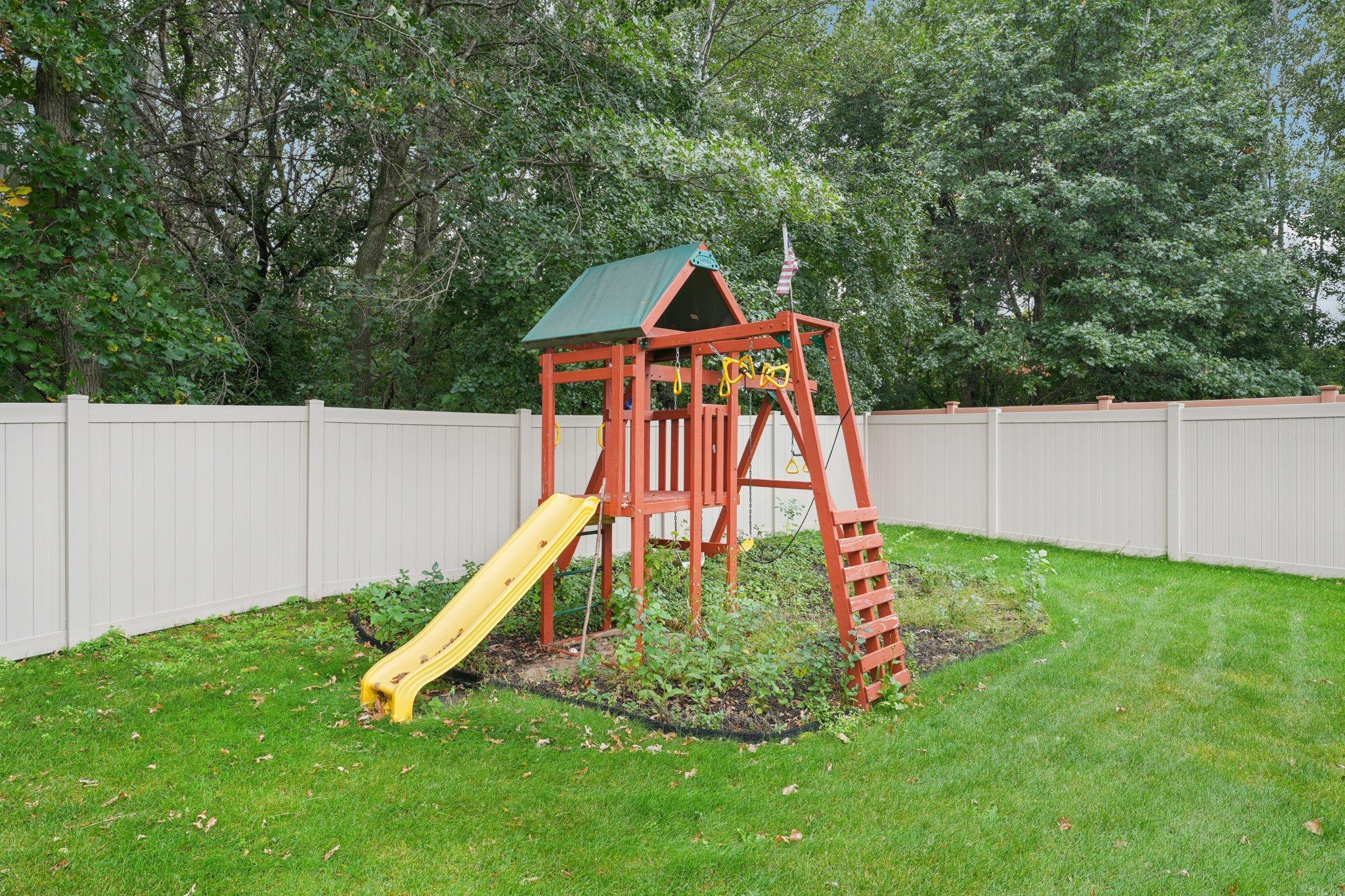 1789 Windsor Drive S