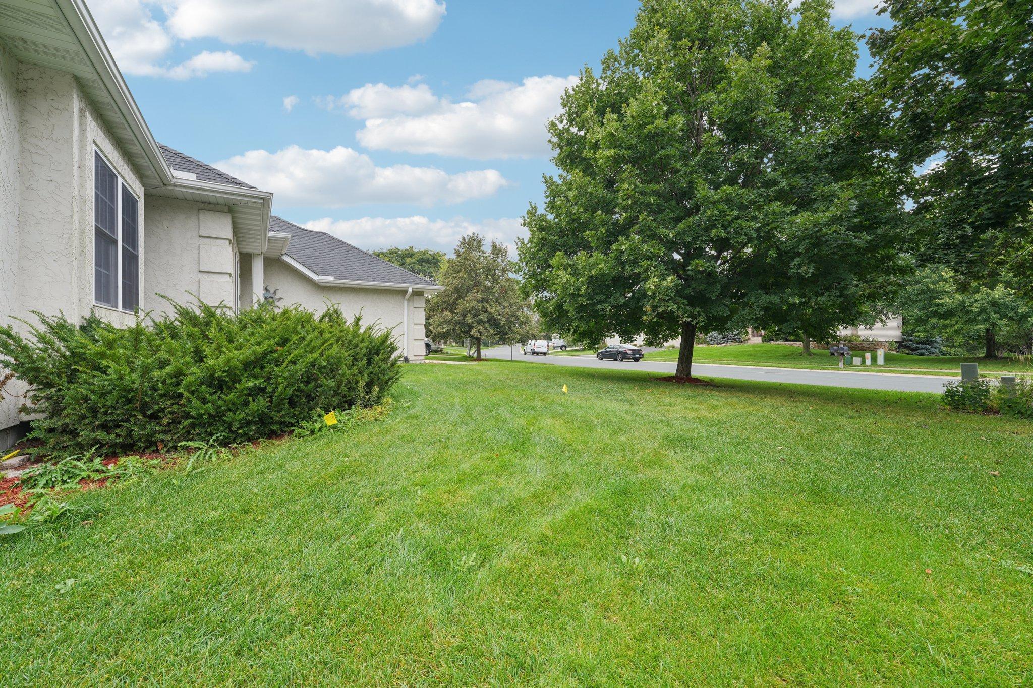 1789 Windsor Drive S