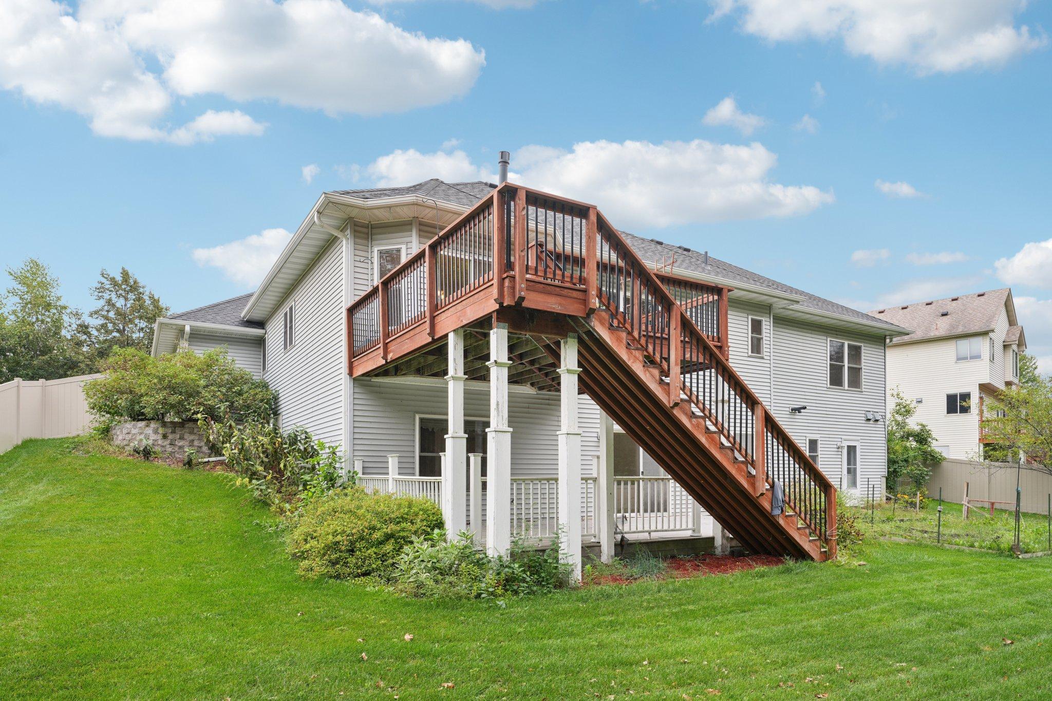 1789 Windsor Drive S