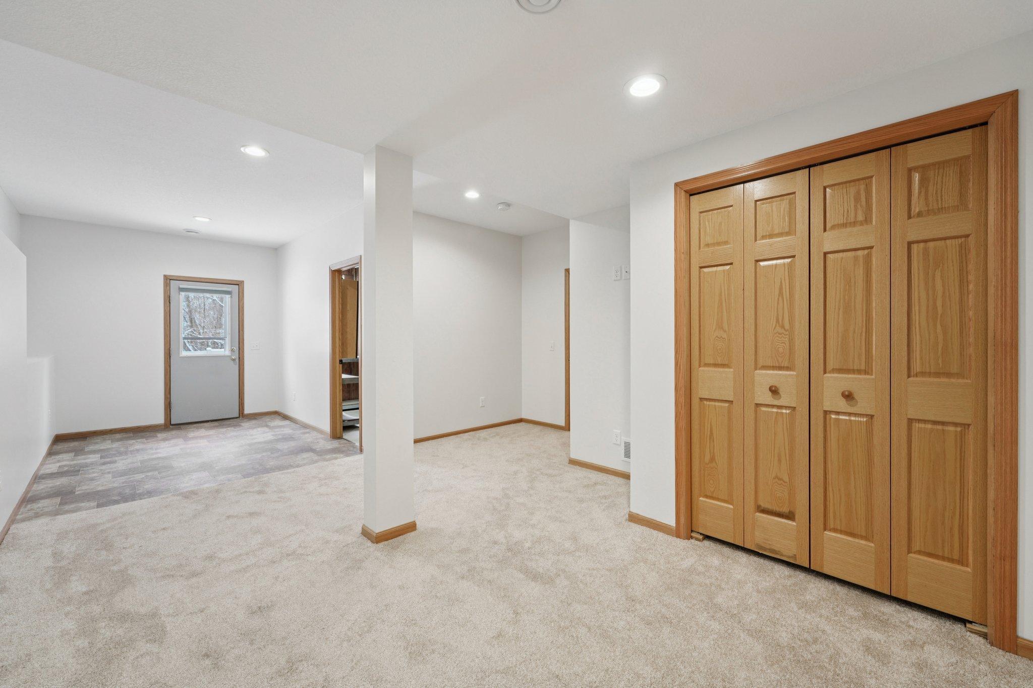 1789 Windsor Drive S