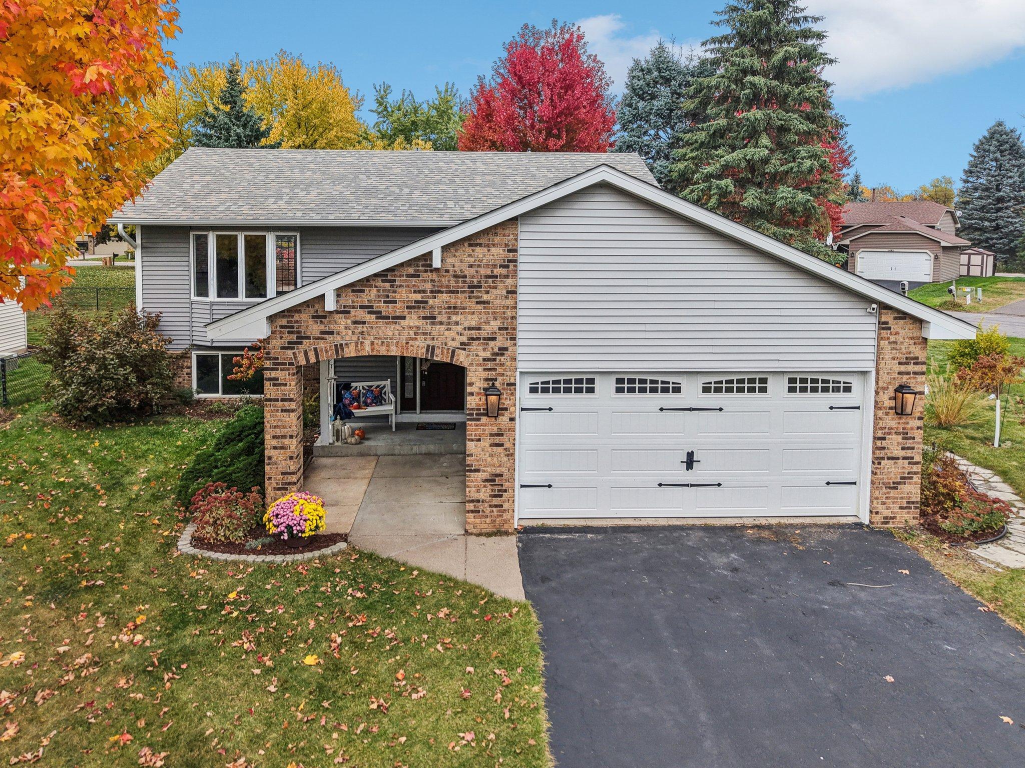 1425 Hickory Trail