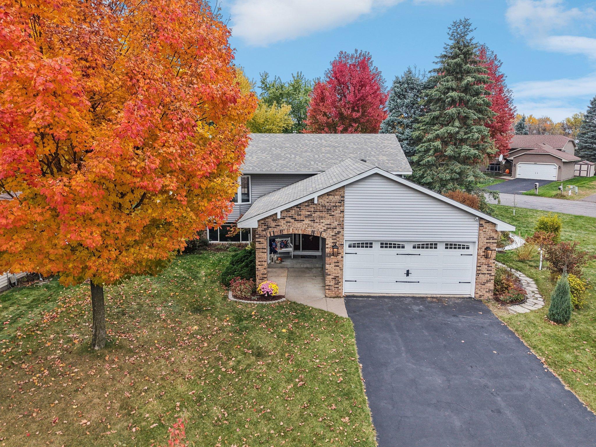 1425 Hickory Trail