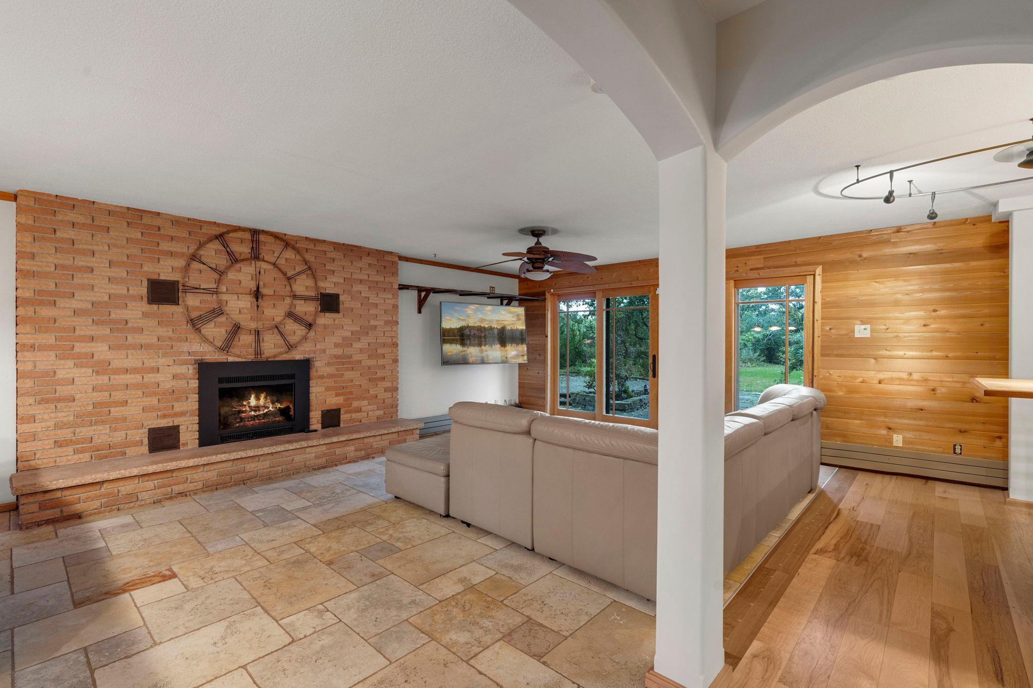 3396 Glen Oaks Avenue